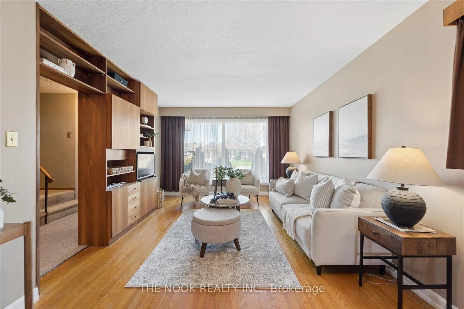 Photo 2 of 645 Annapolis Avenue, Oshawa, McLaughlin — HOMEH