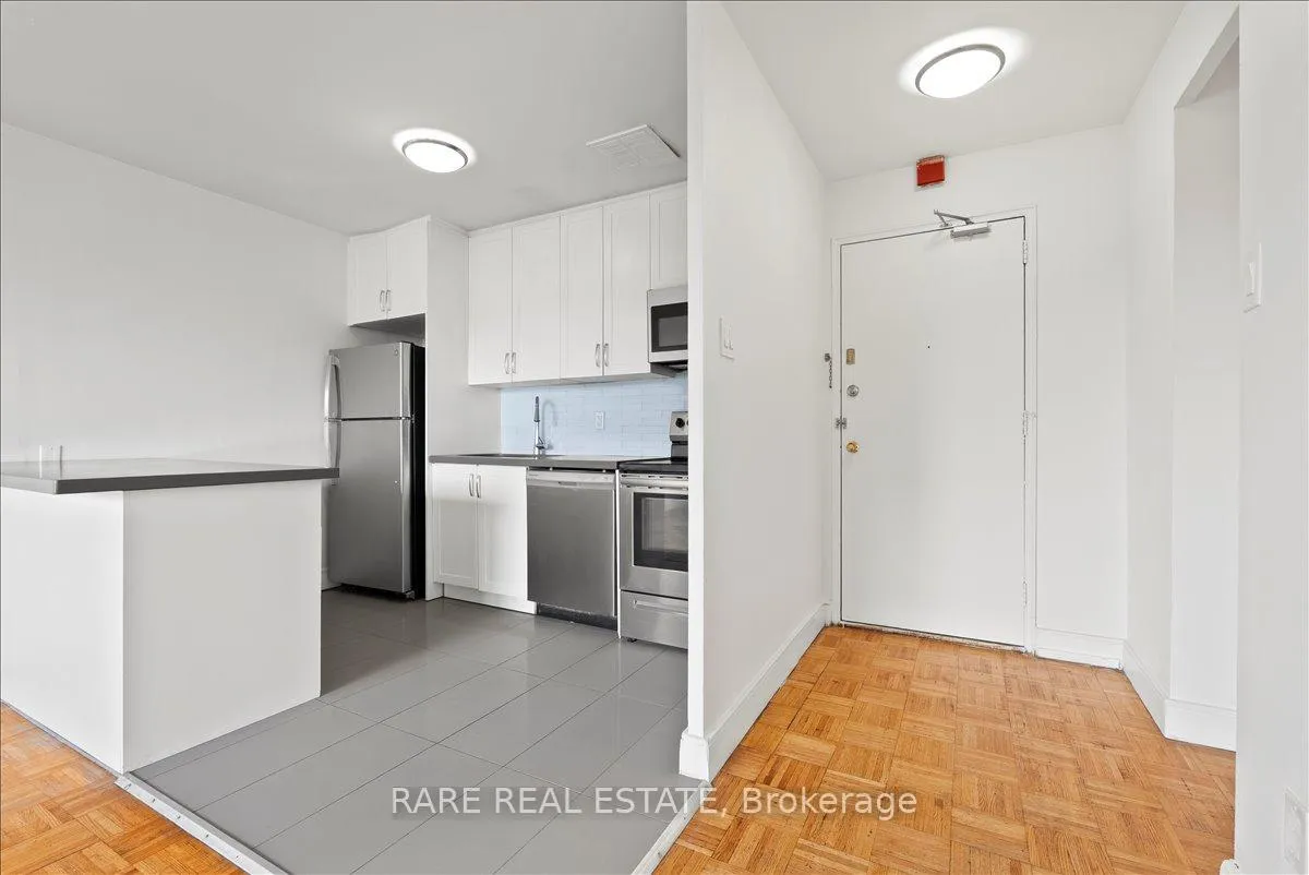 Photo 3 of Unit 603, 3111 Eglinton Avenue E, Scarborough, Scarborough Village — HOMEH