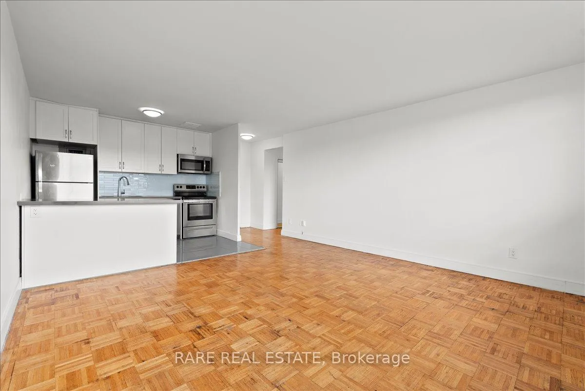 Photo 6 of Unit 603, 3111 Eglinton Avenue E, Scarborough, Scarborough Village — HOMEH