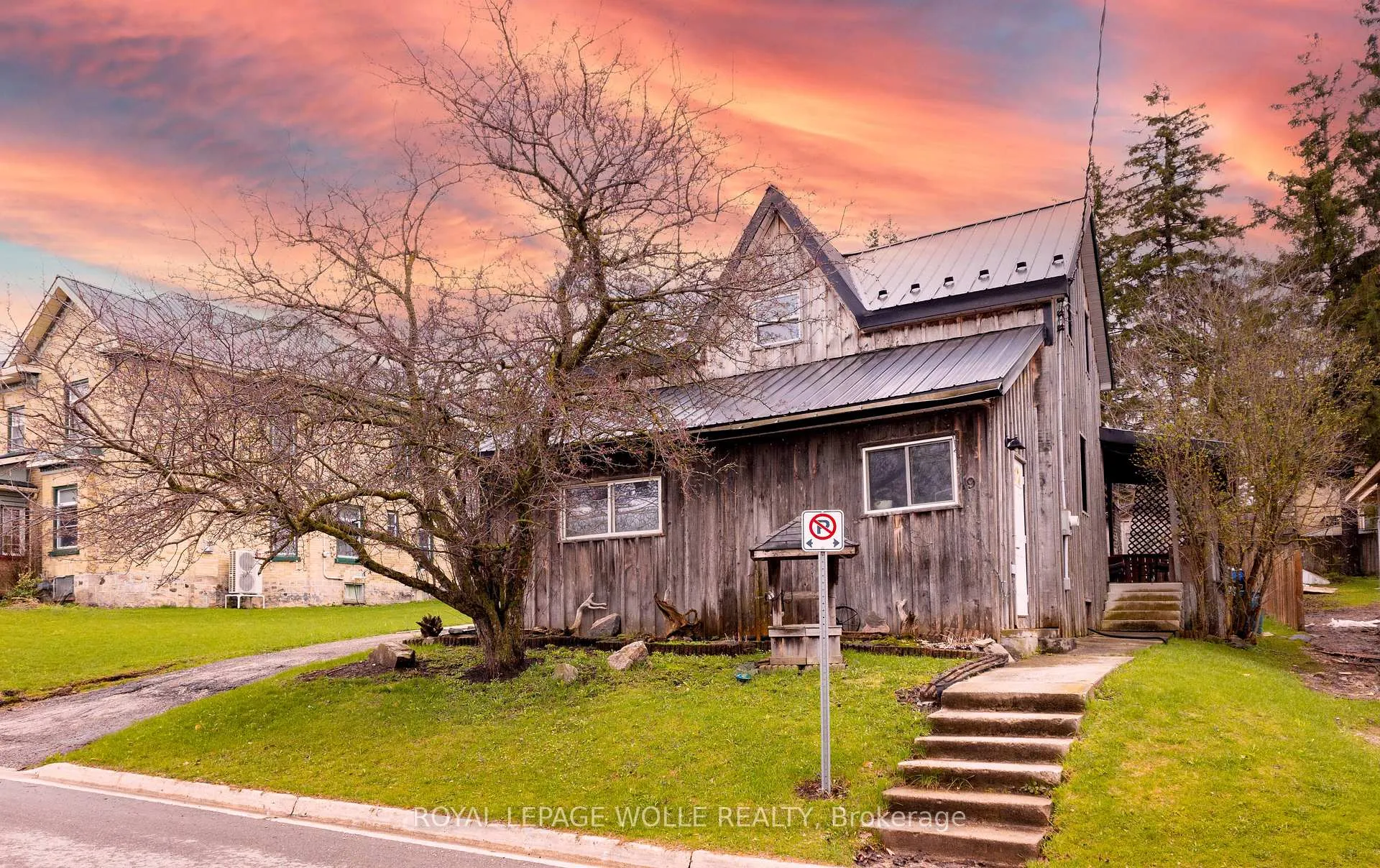 Photo 1 of 19 Spring Street S, Mapleton, Rural Mapleton — HOMEH