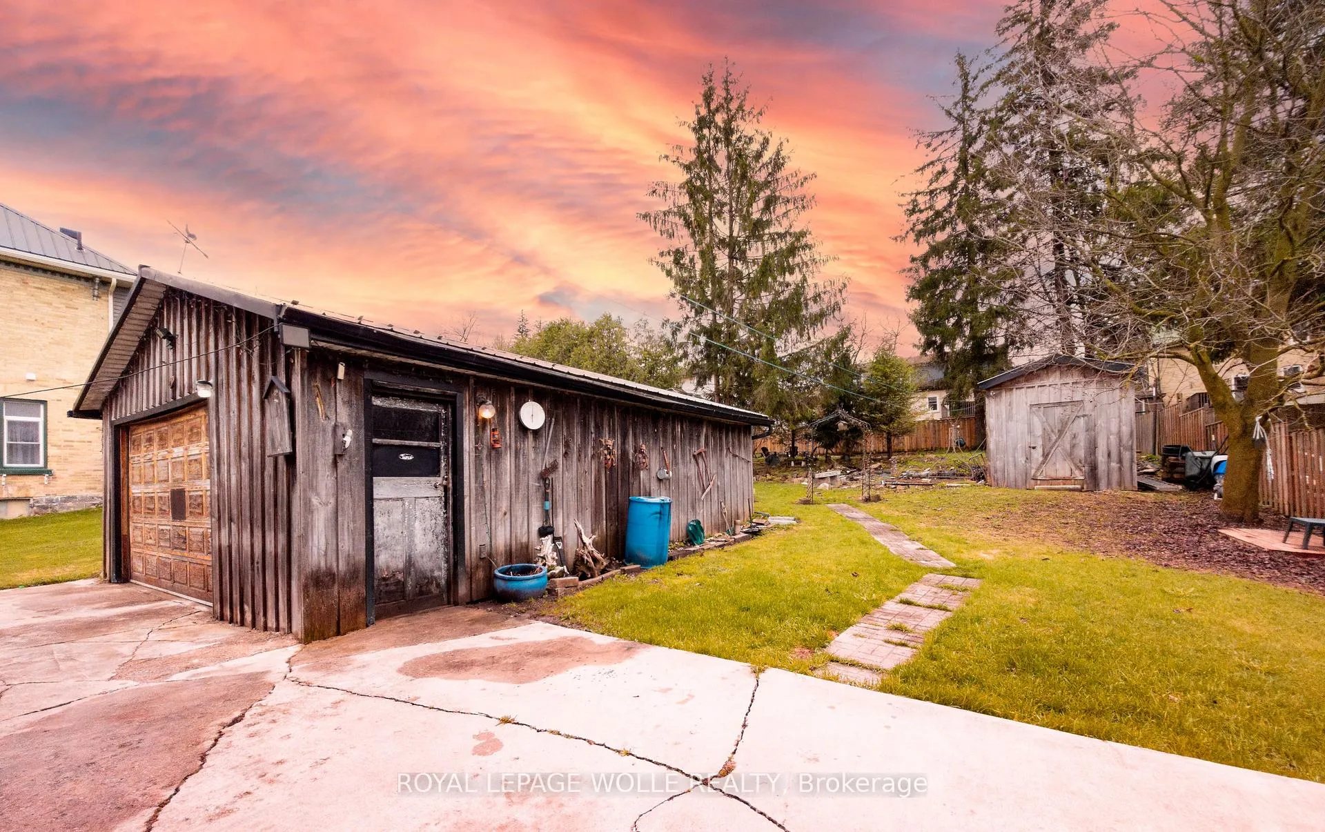 Photo 3 of 19 Spring Street S, Mapleton, Rural Mapleton — HOMEH