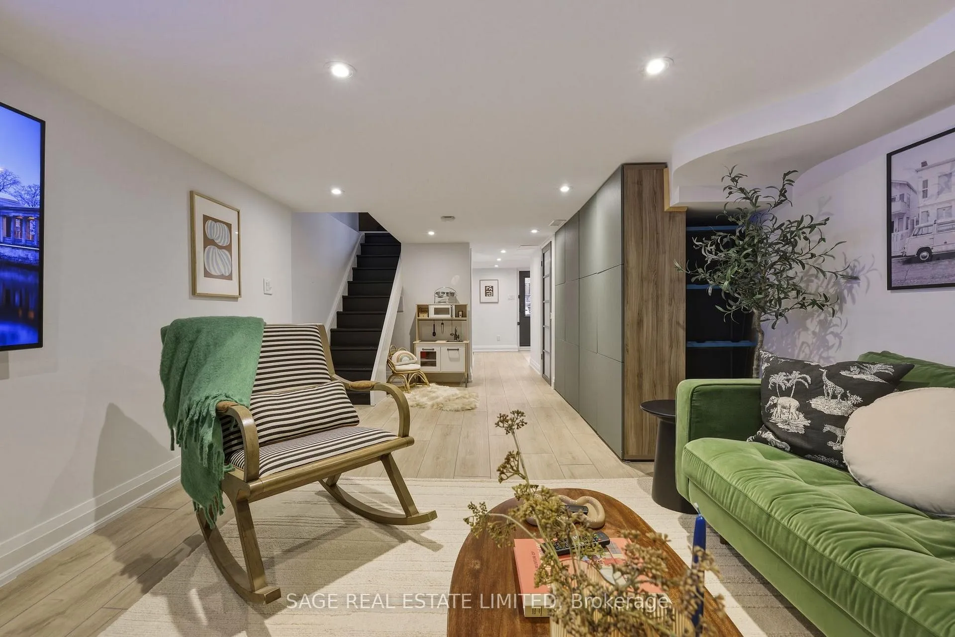 Photo 29 of 31 Glenmore Road, Toronto, Woodbine Corridor — HOMEH