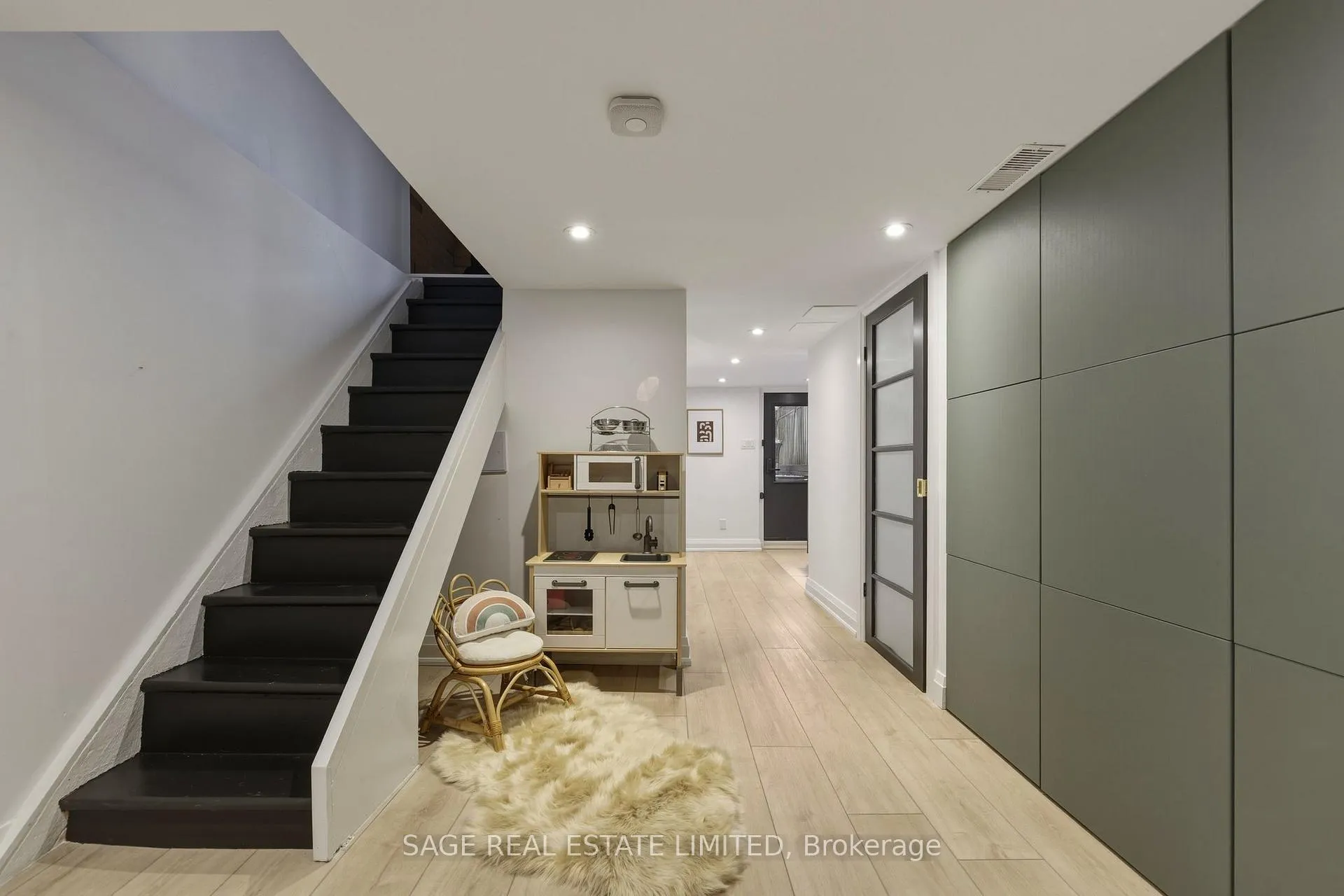 Photo 30 of 31 Glenmore Road, Toronto, Woodbine Corridor — HOMEH