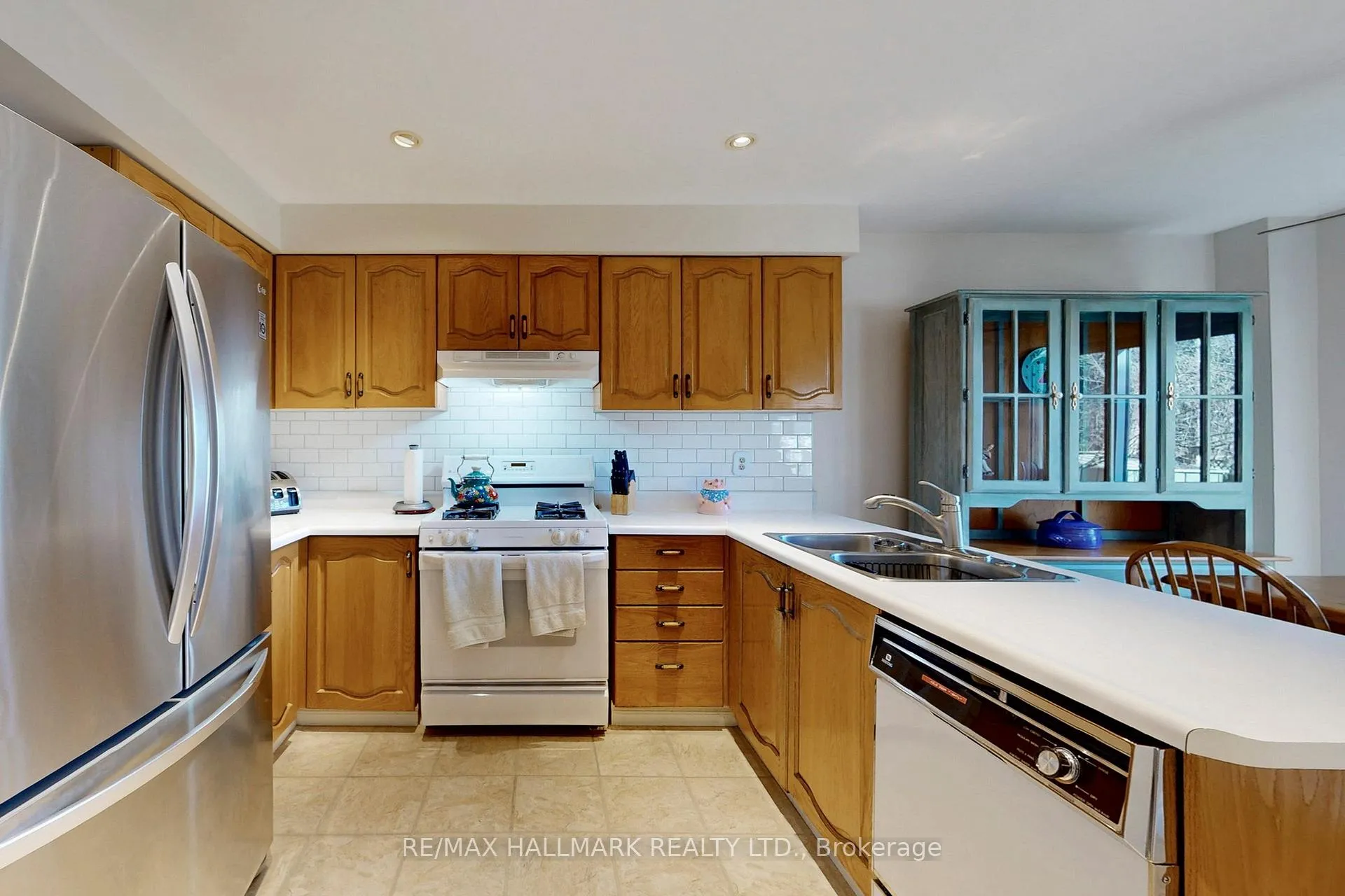 Photo 13 of 5 Valley Crescent, Aurora, Aurora Heights — HOMEH
