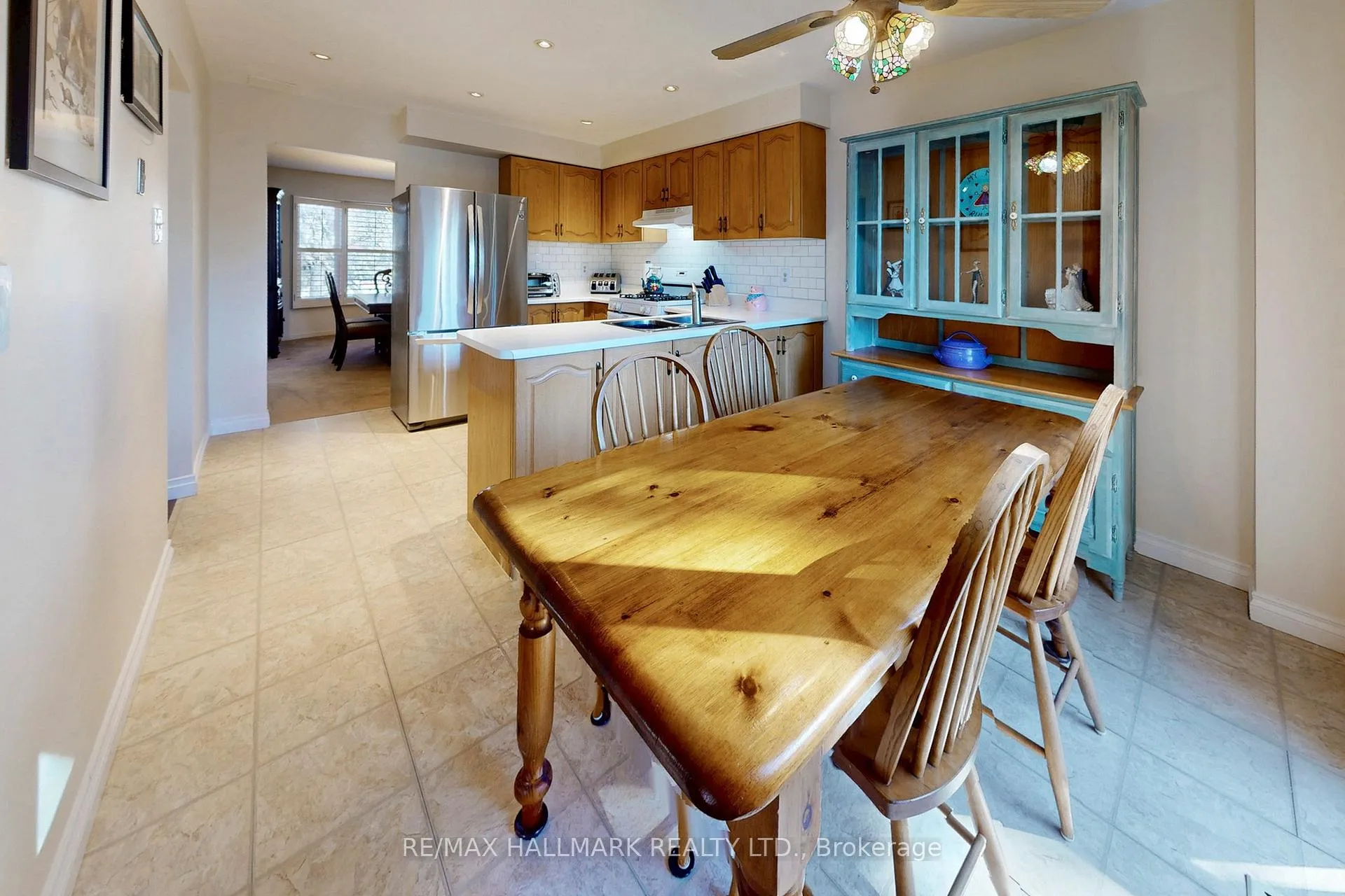 Photo 14 of 5 Valley Crescent, Aurora, Aurora Heights — HOMEH