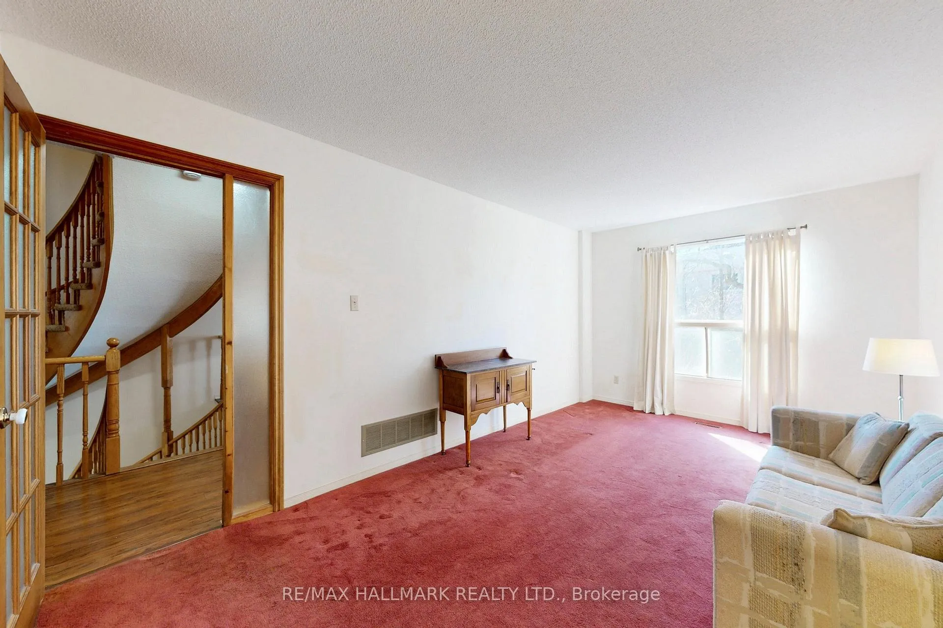 Photo 18 of 5 Valley Crescent, Aurora, Aurora Heights — HOMEH