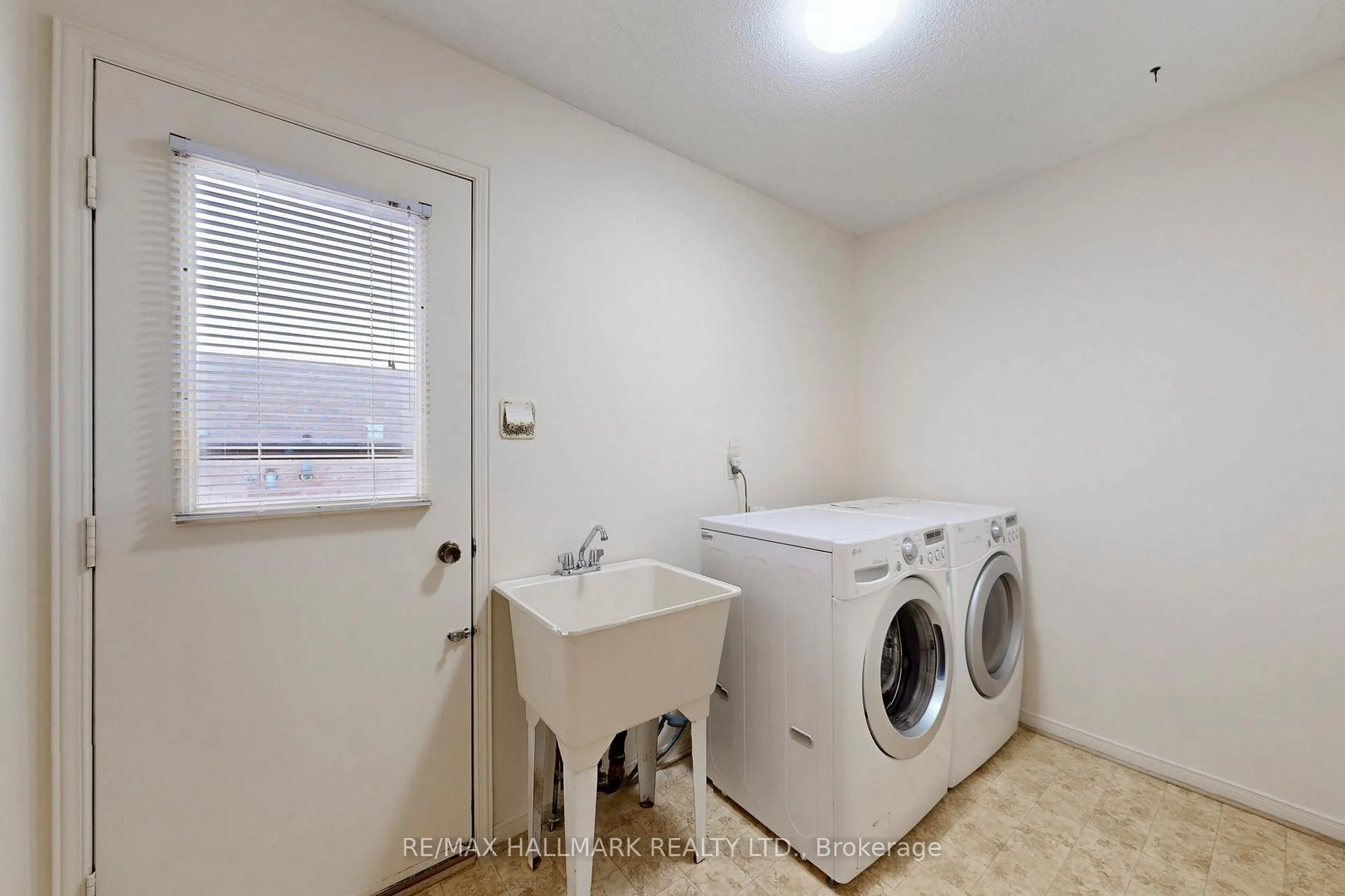 Photo 20 of 5 Valley Crescent, Aurora, Aurora Heights — HOMEH