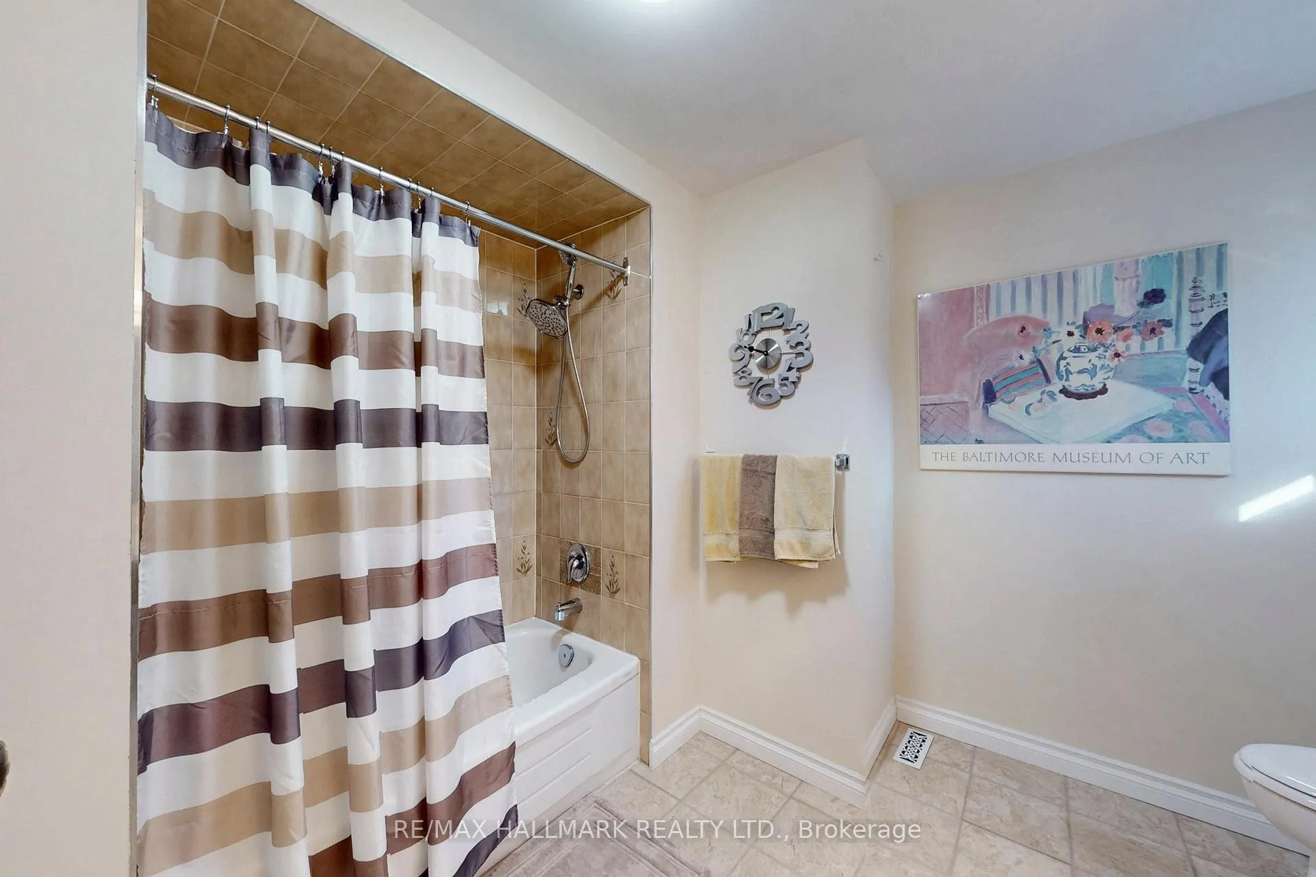 Photo 28 of 5 Valley Crescent, Aurora, Aurora Heights — HOMEH