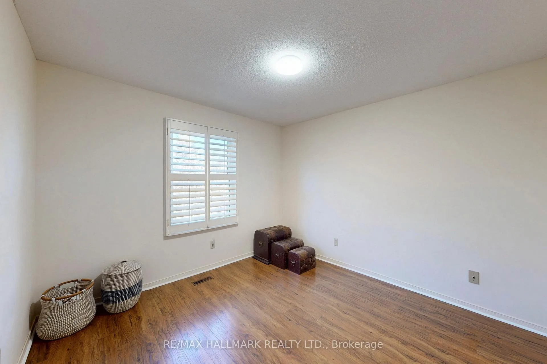 Photo 33 of 5 Valley Crescent, Aurora, Aurora Heights — HOMEH