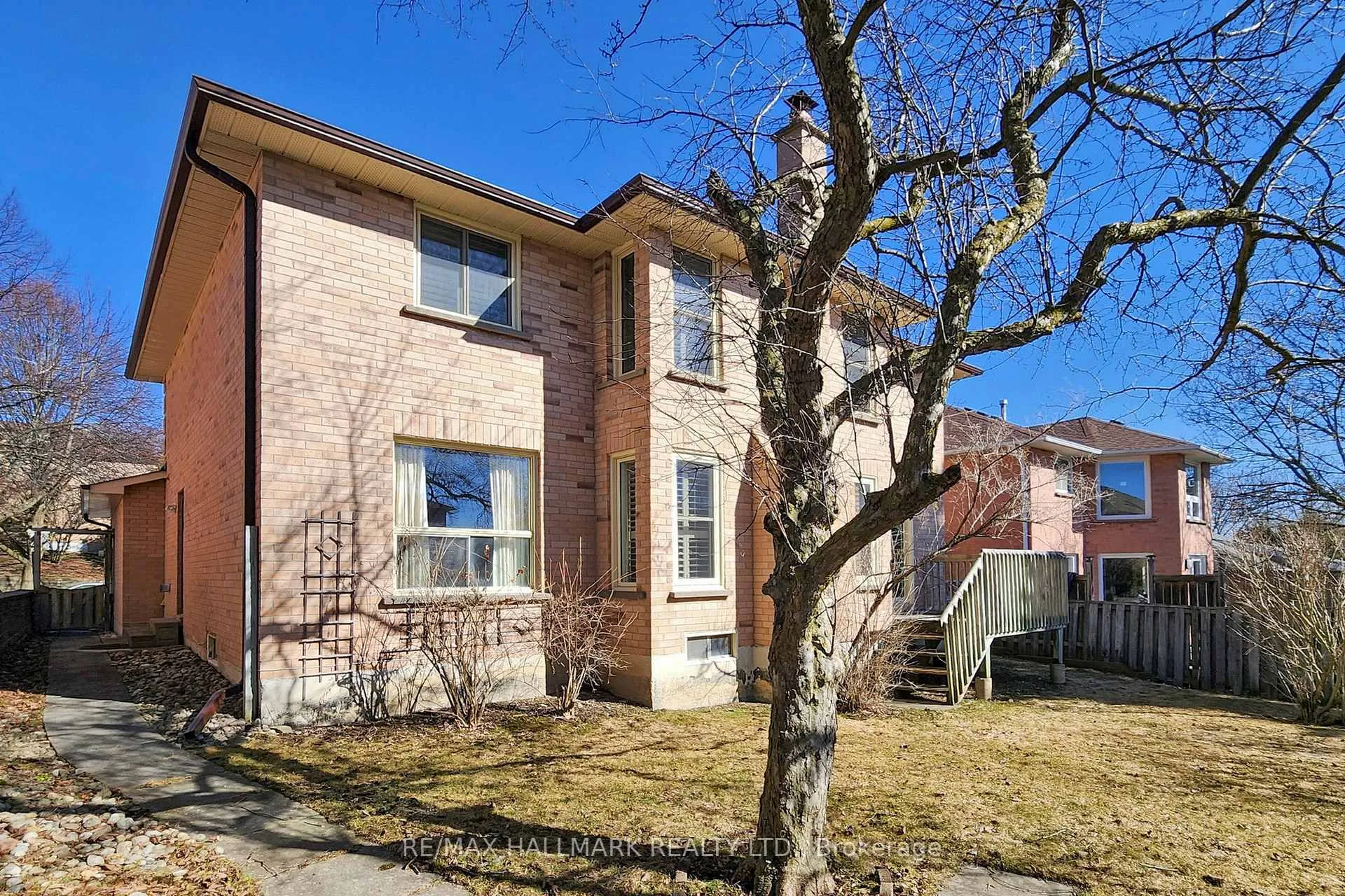 Photo 37 of 5 Valley Crescent, Aurora, Aurora Heights — HOMEH