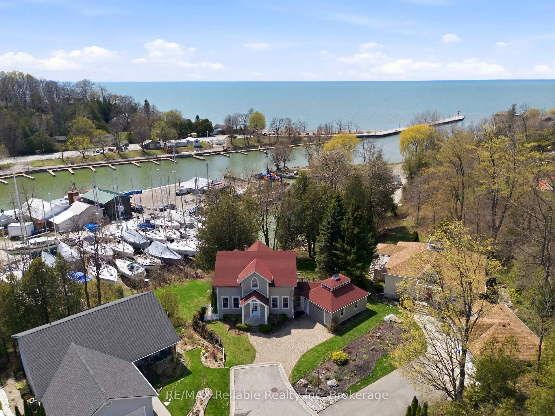 Photo 2 of 10 Hidden Valley Lane, Bluewater, Bayfield — HOMEH