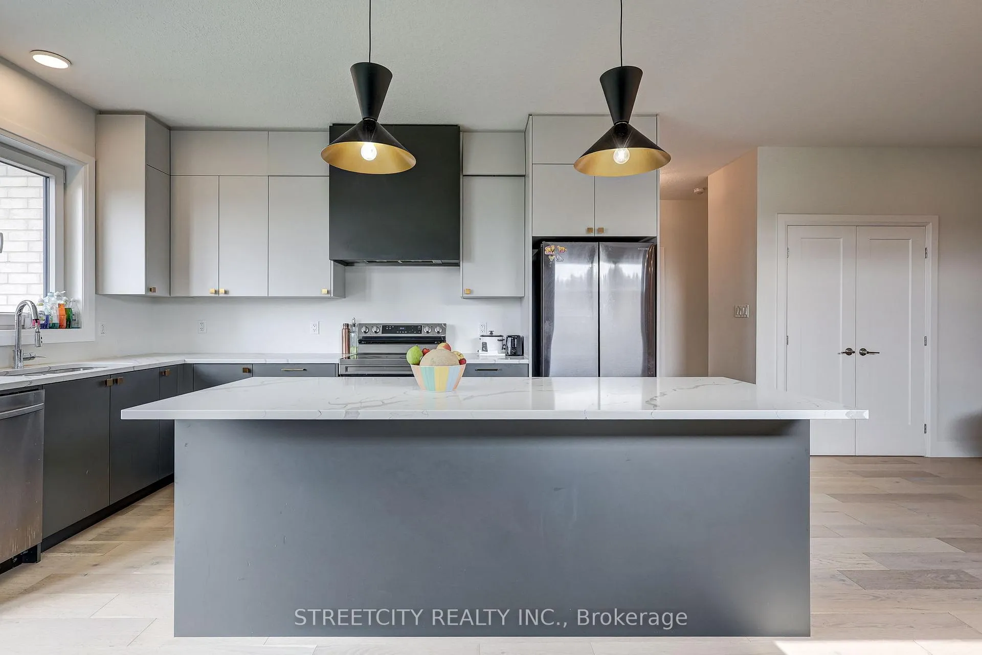 Photo 17 of 42 Alexander Circle, Strathroy-Caradoc, SE — HOMEH