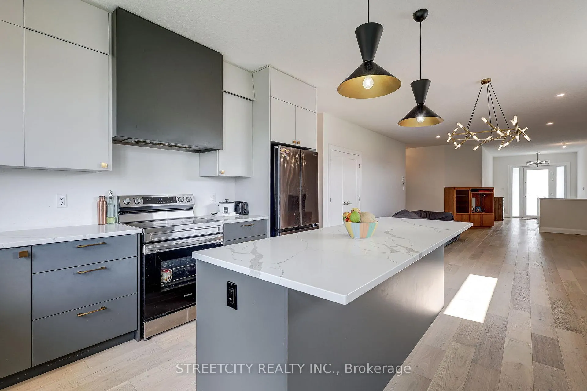 Photo 19 of 42 Alexander Circle, Strathroy-Caradoc, SE — HOMEH