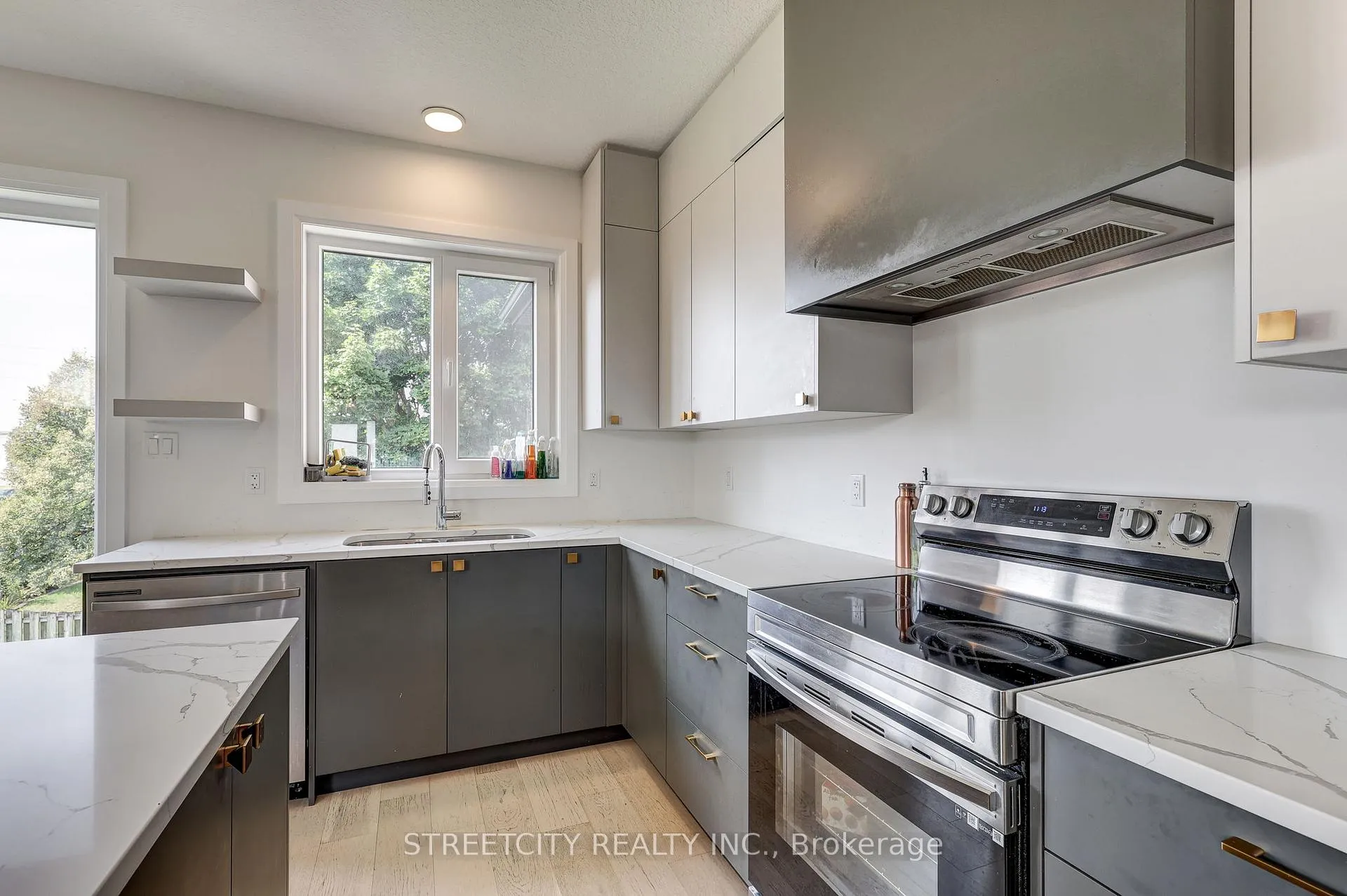 Photo 22 of 42 Alexander Circle, Strathroy-Caradoc, SE — HOMEH