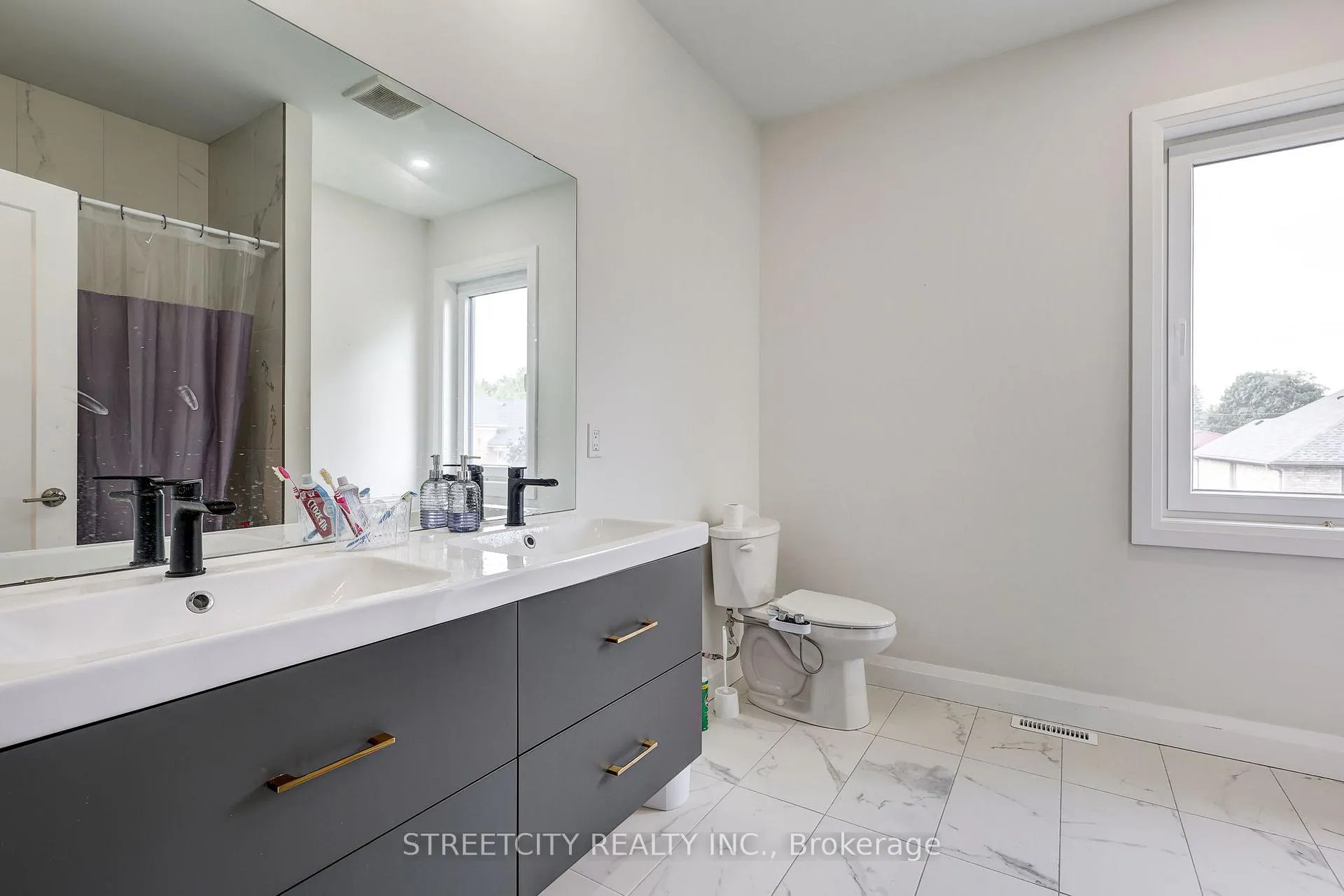 Photo 25 of 42 Alexander Circle, Strathroy-Caradoc, SE — HOMEH