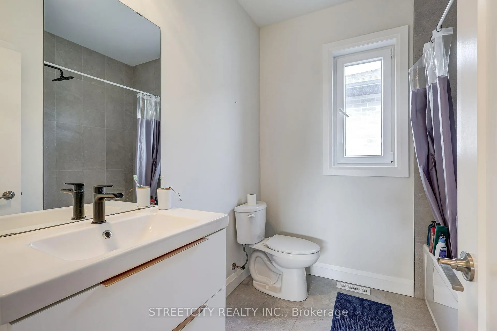 Photo 27 of 42 Alexander Circle, Strathroy-Caradoc, SE — HOMEH