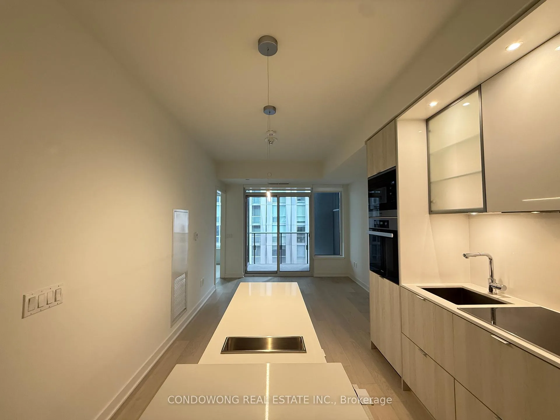 Front of Unit 1107, 11 Yorkville Avenue