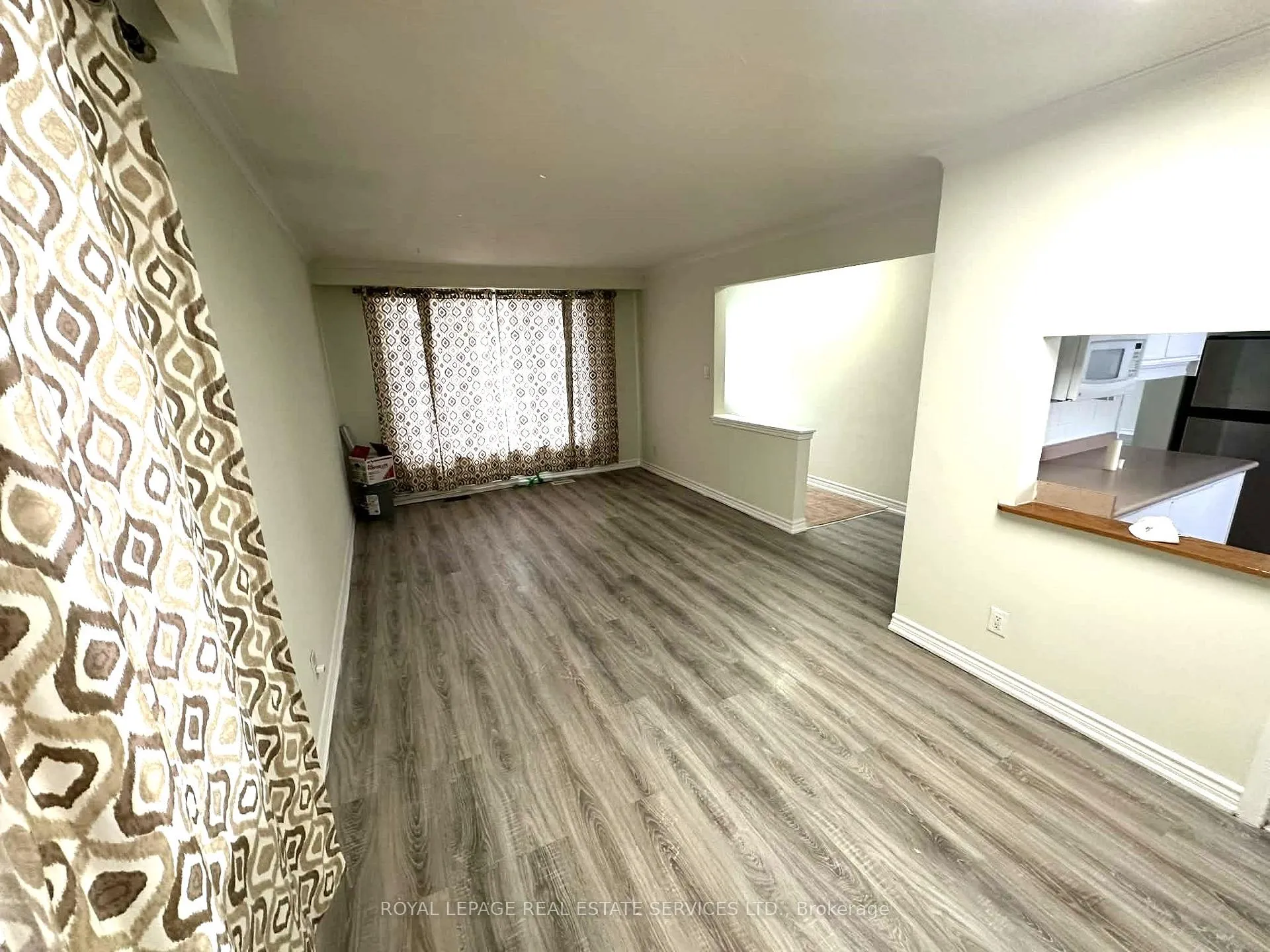 Photo 3 of 7 Kingsmere Crescent, Brampton, Northwood Park — HOMEH