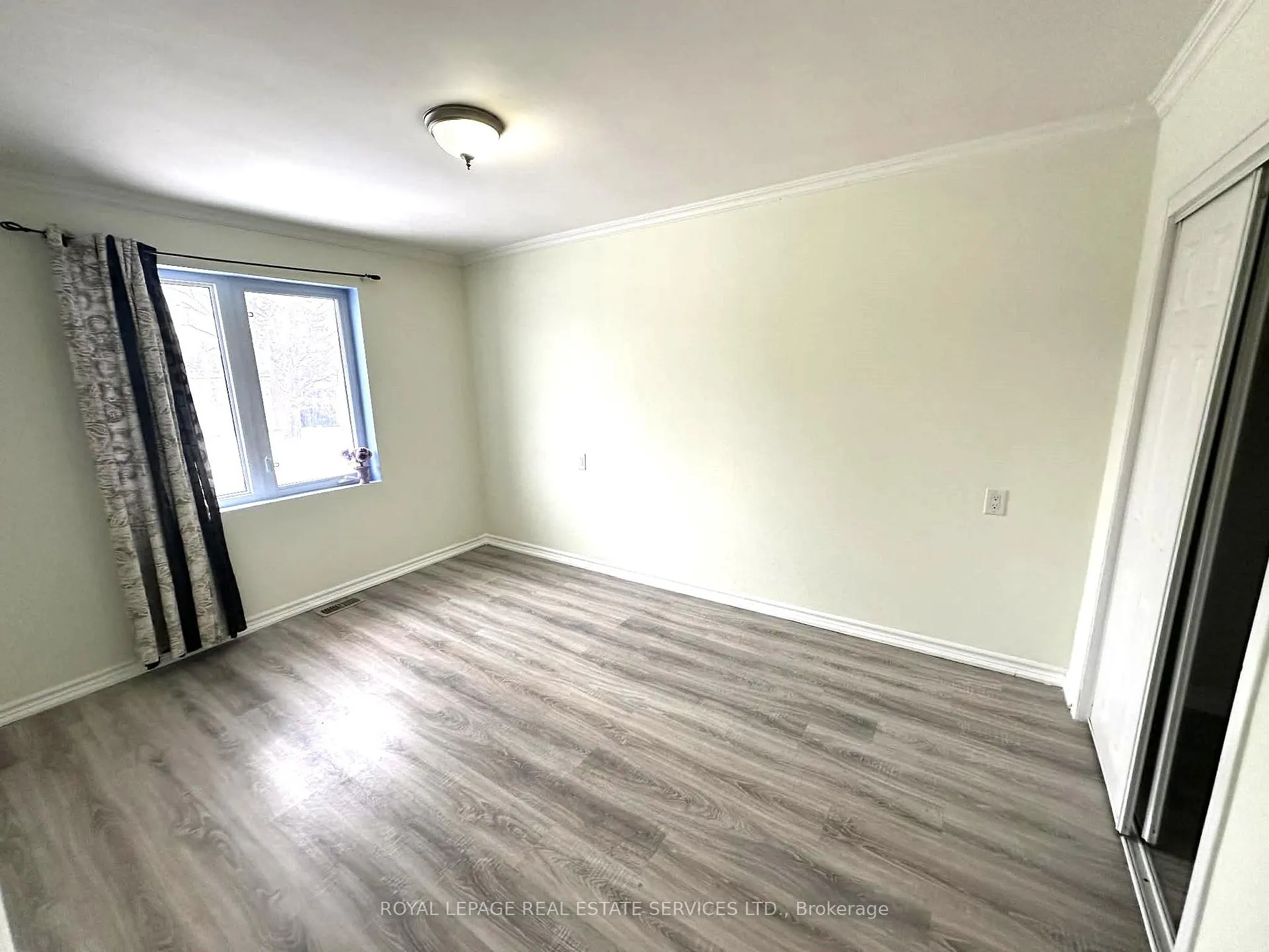 Photo 7 of 7 Kingsmere Crescent, Brampton, Northwood Park — HOMEH