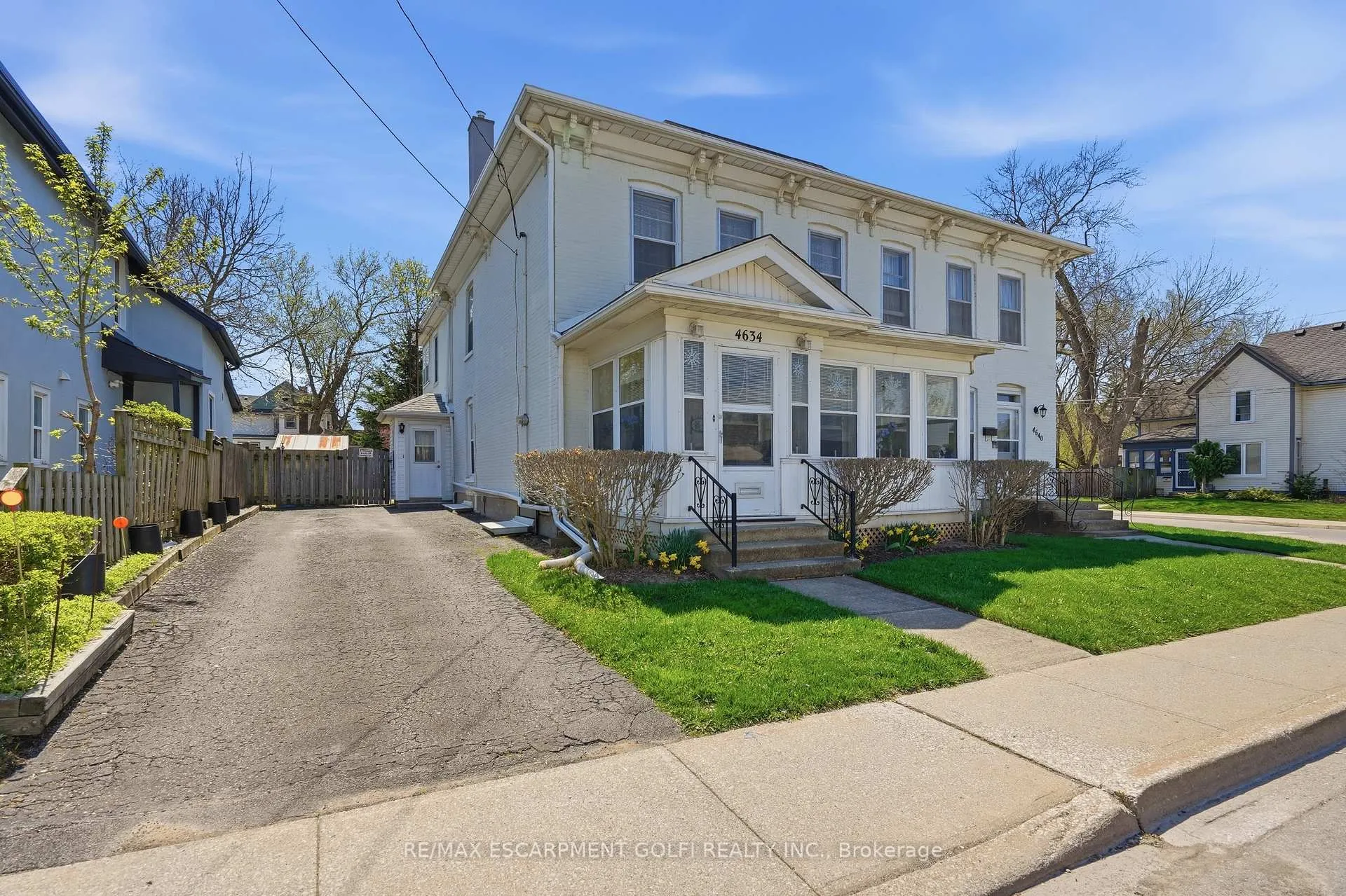 Photo 2 of 4634 Morrison Street, Niagara Falls, Downtown — HOMEH