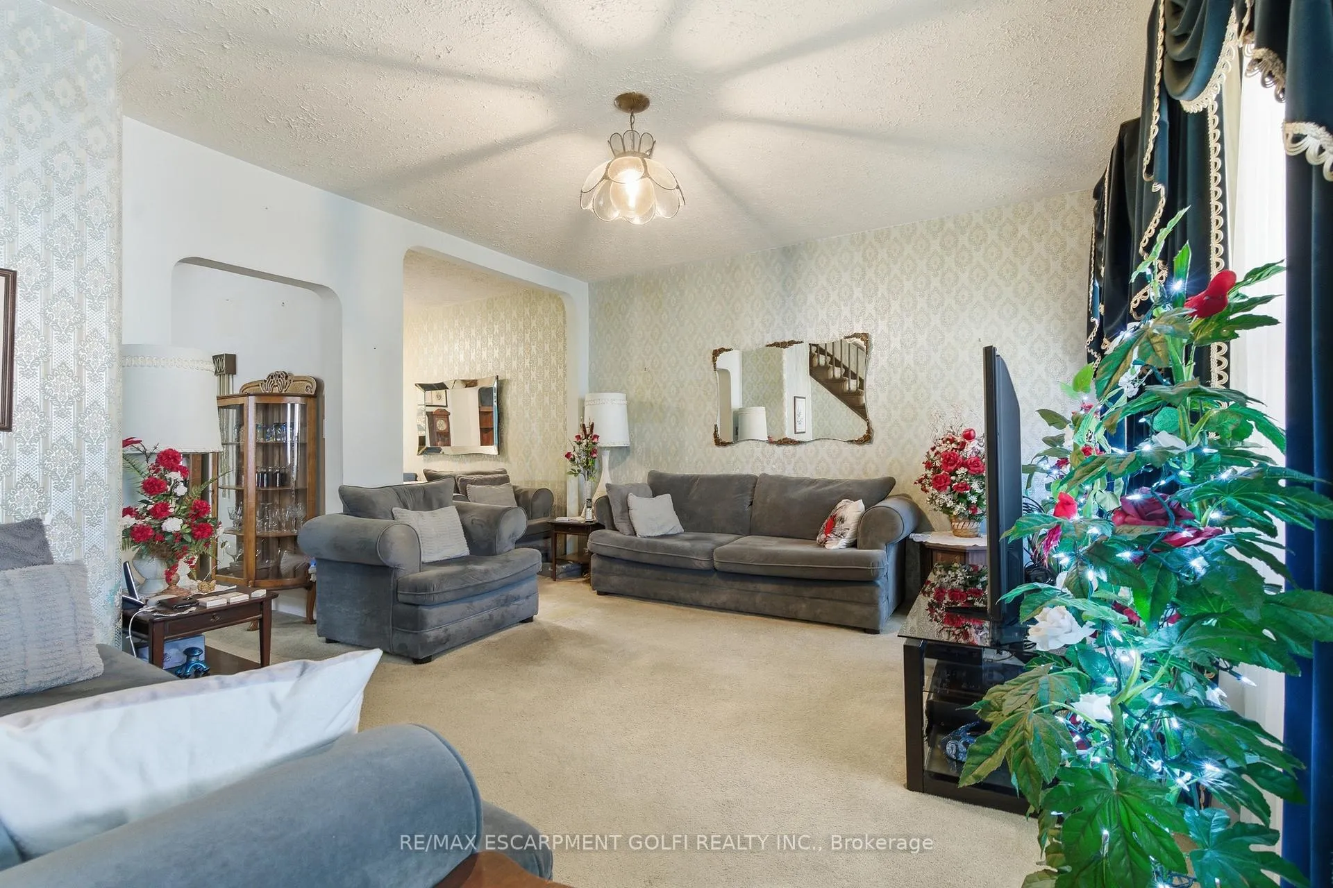 Photo 4 of 4634 Morrison Street, Niagara Falls, Downtown — HOMEH