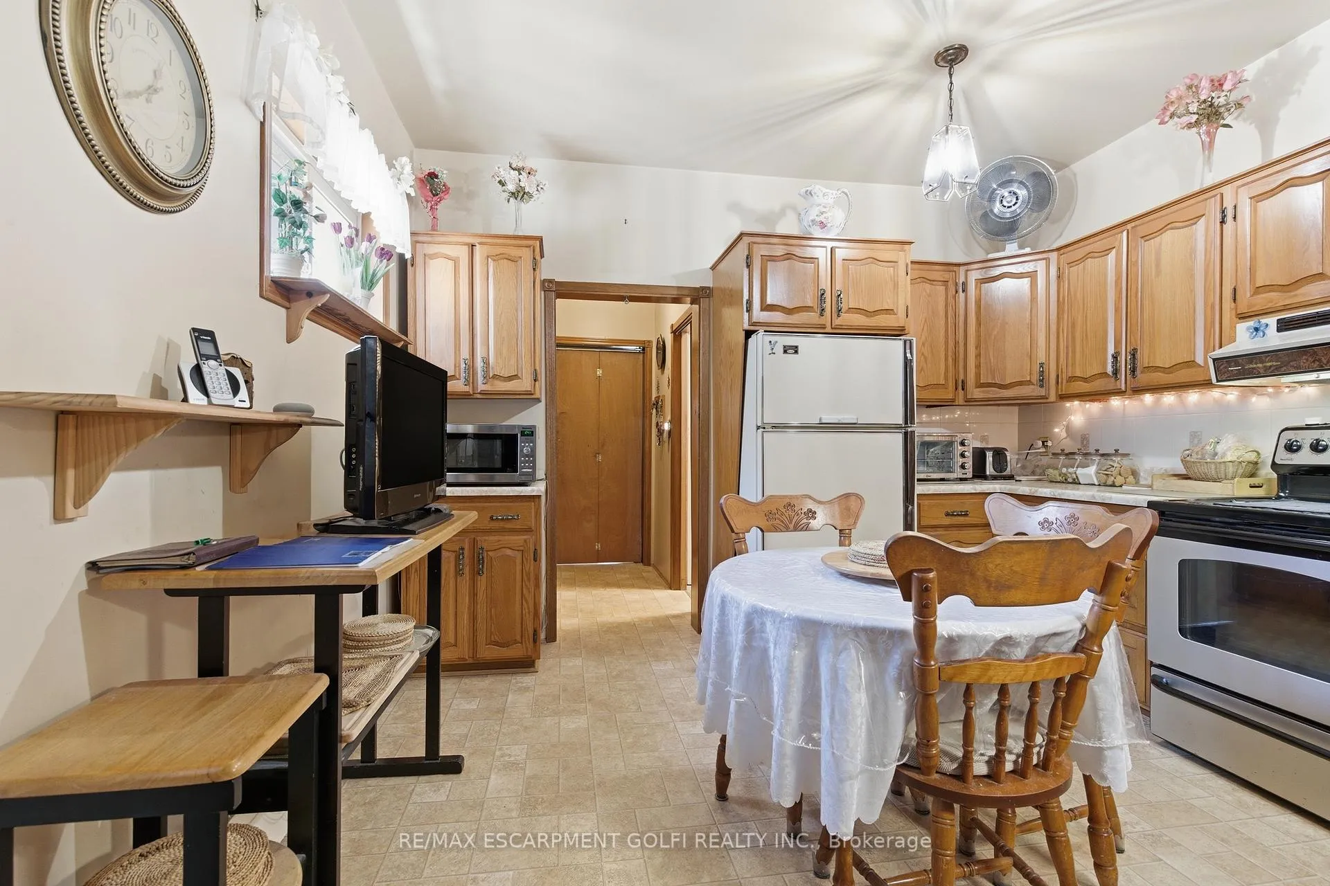 Photo 10 of 4634 Morrison Street, Niagara Falls, Downtown — HOMEH