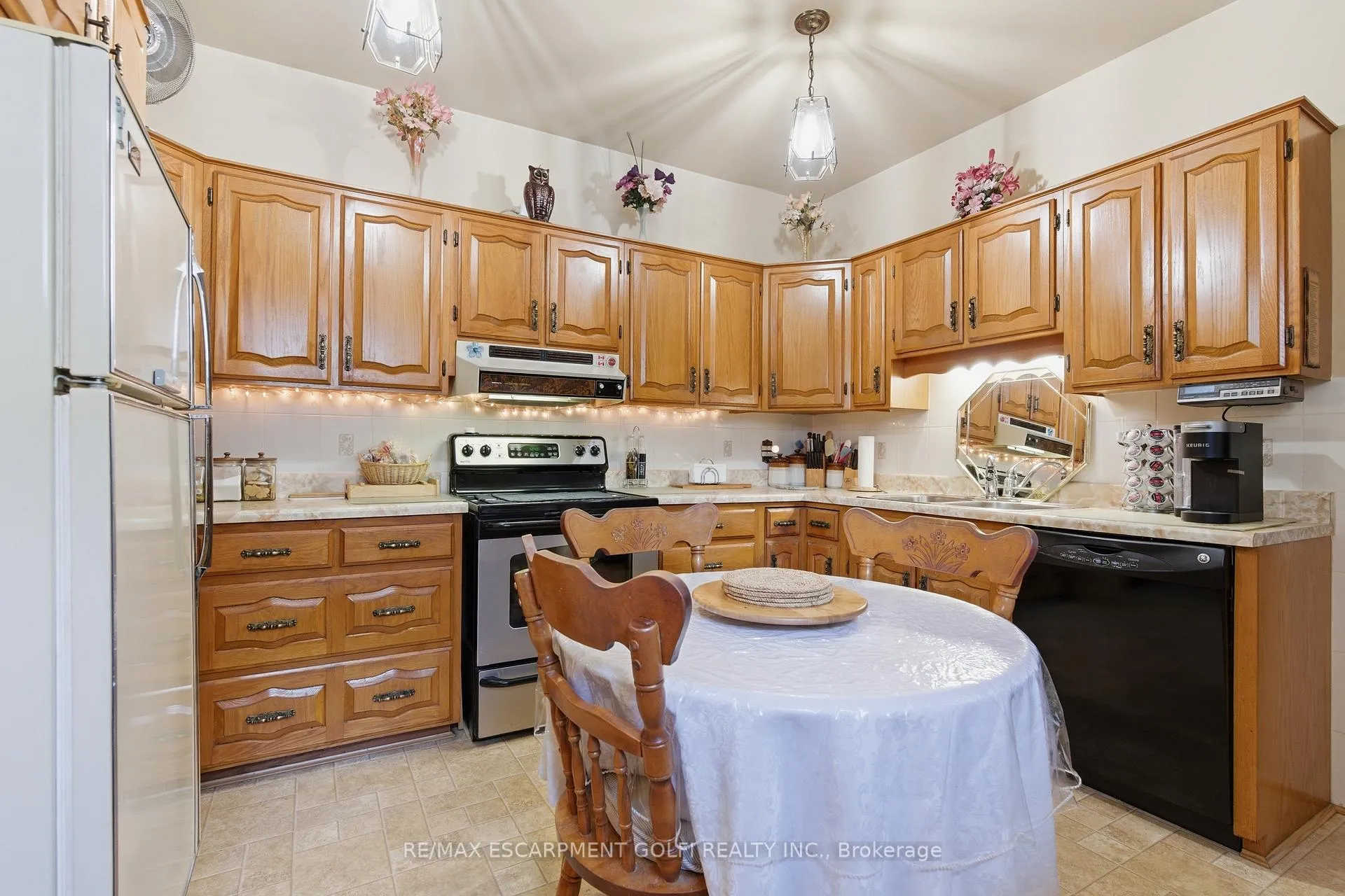 Photo 11 of 4634 Morrison Street, Niagara Falls, Downtown — HOMEH
