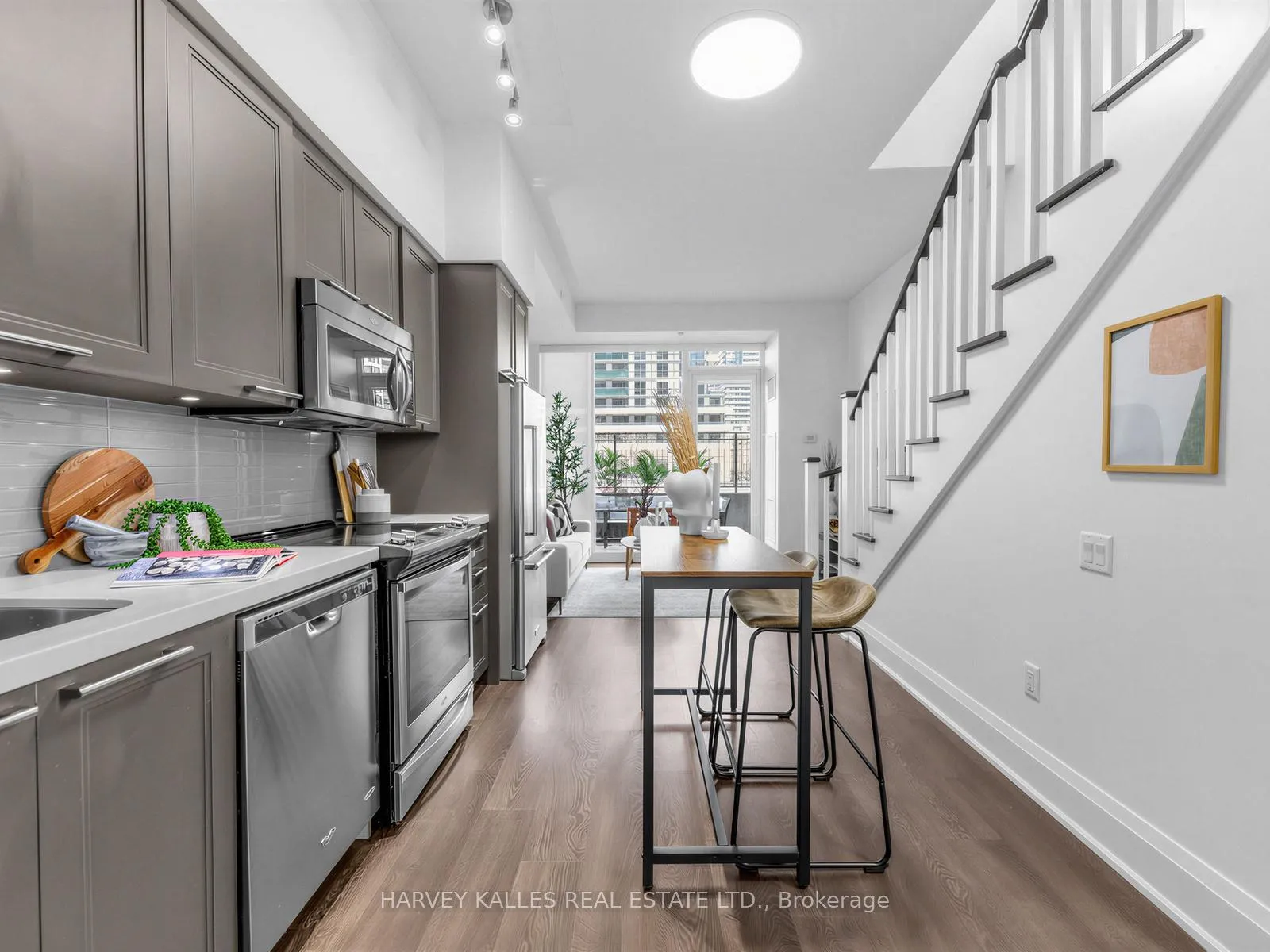 Photo 2 of Unit TH 13, 30 Roehampton Avenue, Toronto, Mount Pleasant West — HOMEH