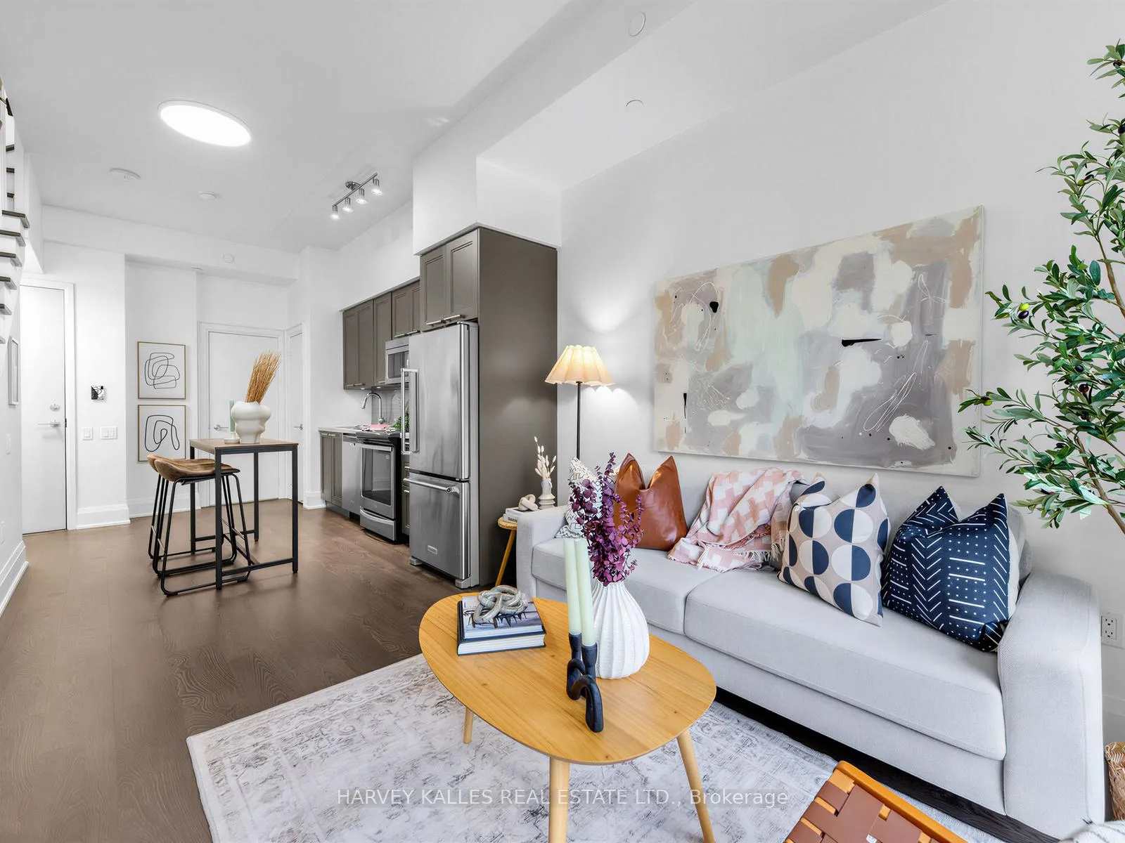 Photo 9 of Unit TH 13, 30 Roehampton Avenue, Toronto, Mount Pleasant West — HOMEH