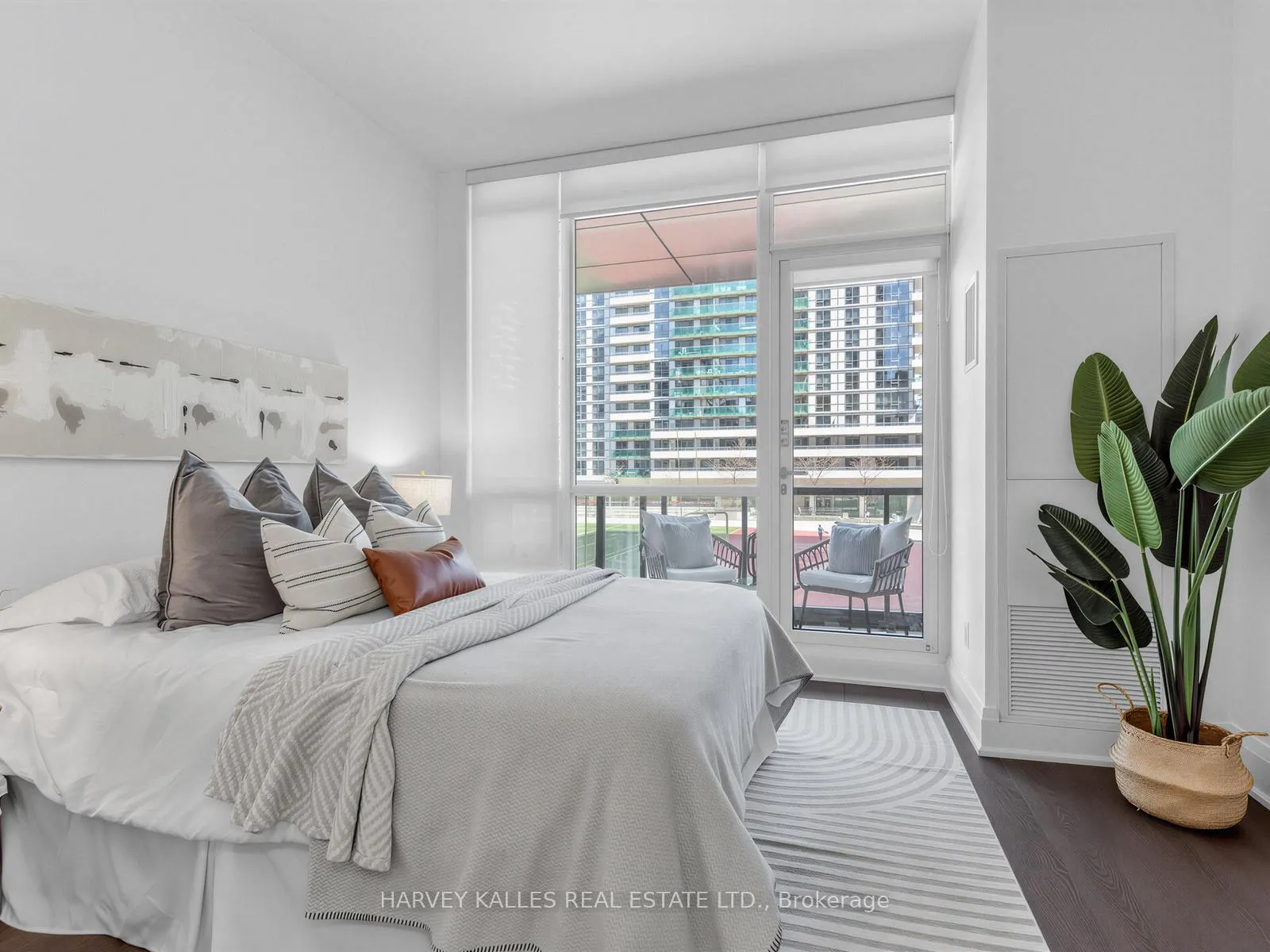 Photo 16 of Unit TH 13, 30 Roehampton Avenue, Toronto, Mount Pleasant West — HOMEH