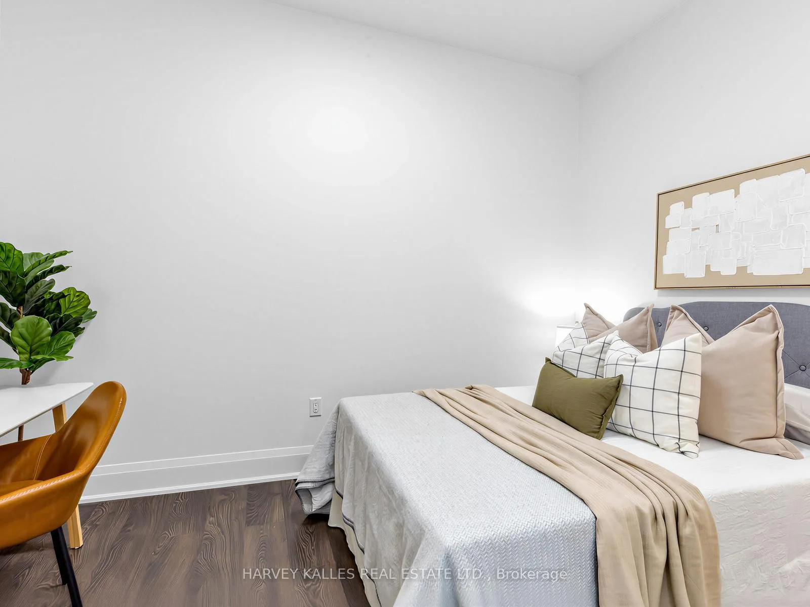 Photo 18 of Unit TH 13, 30 Roehampton Avenue, Toronto, Mount Pleasant West — HOMEH