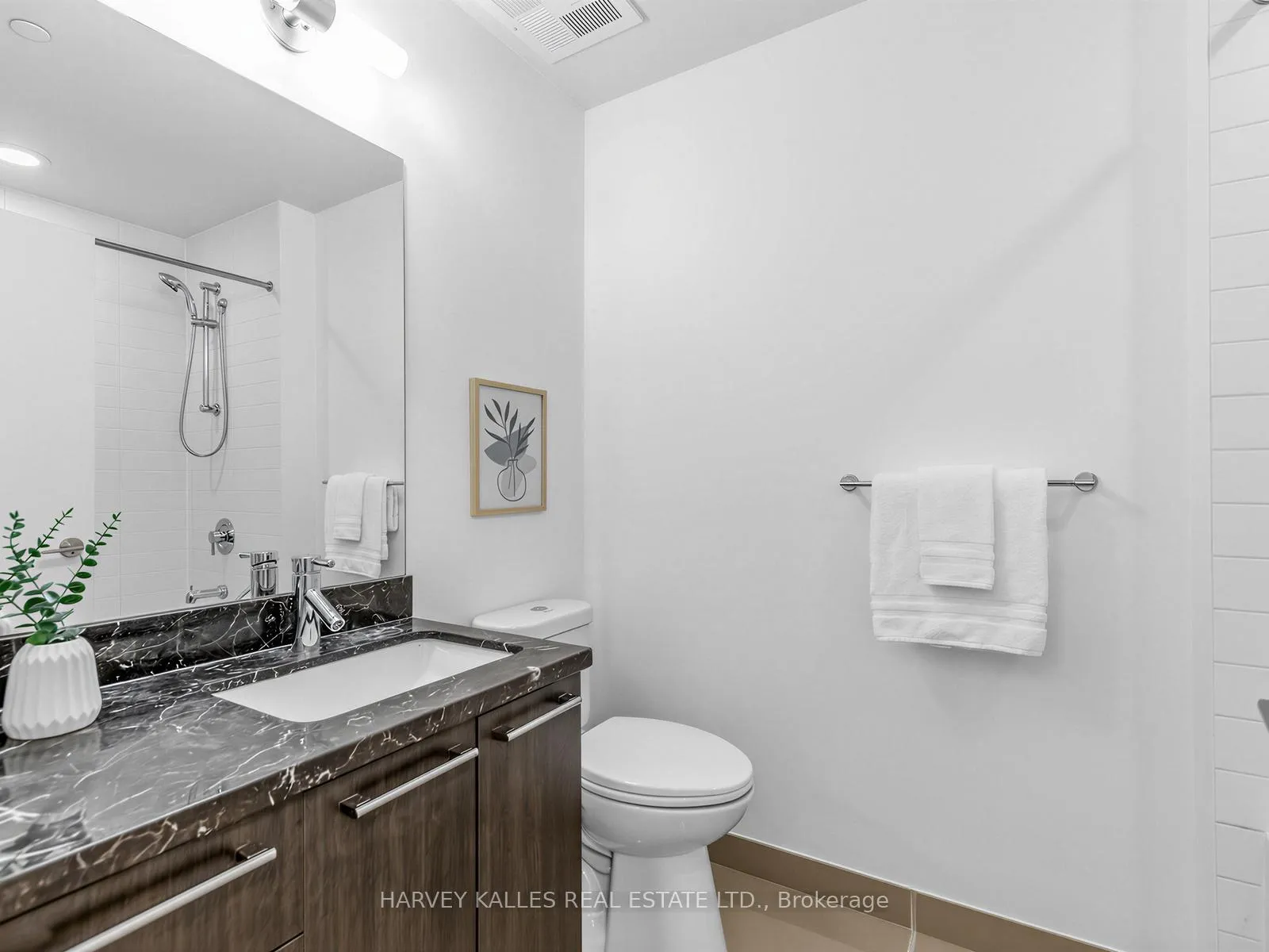 Photo 21 of Unit TH 13, 30 Roehampton Avenue, Toronto, Mount Pleasant West — HOMEH