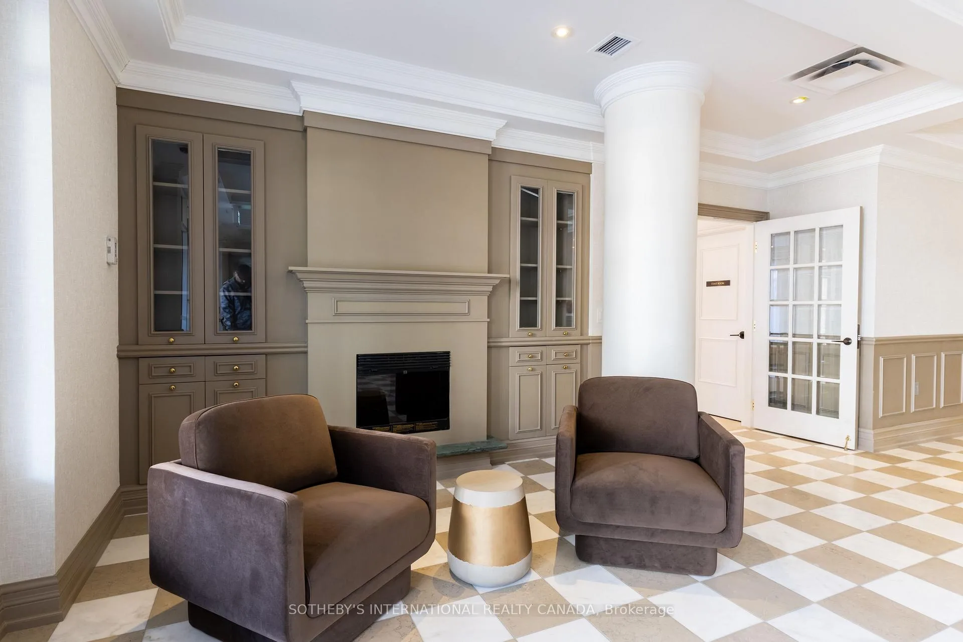 Photo 2 of Unit PH08, 10 Old Mill Trail, Etobicoke, Kingsway South — HOMEH