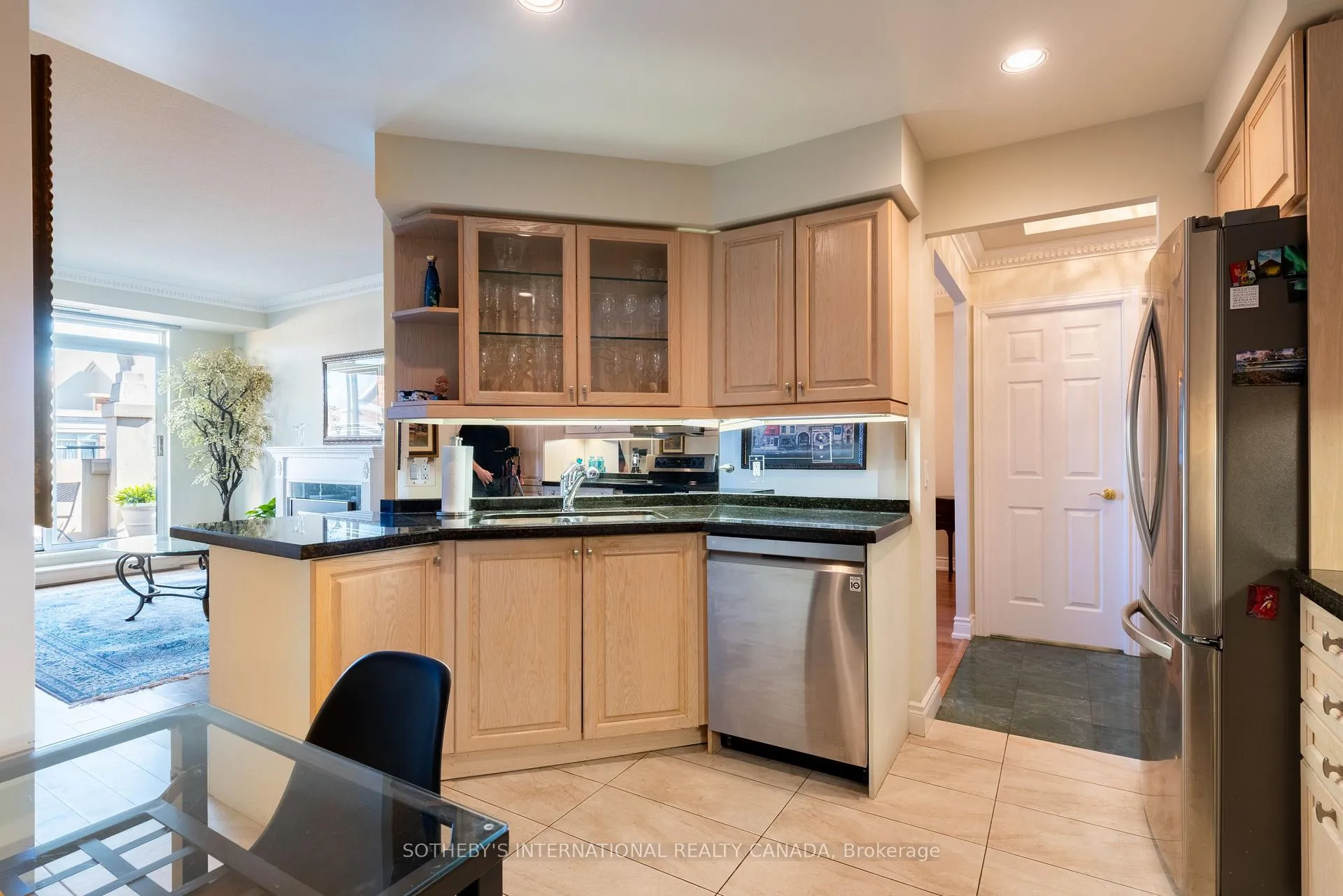 Photo 5 of Unit PH08, 10 Old Mill Trail, Etobicoke, Kingsway South — HOMEH