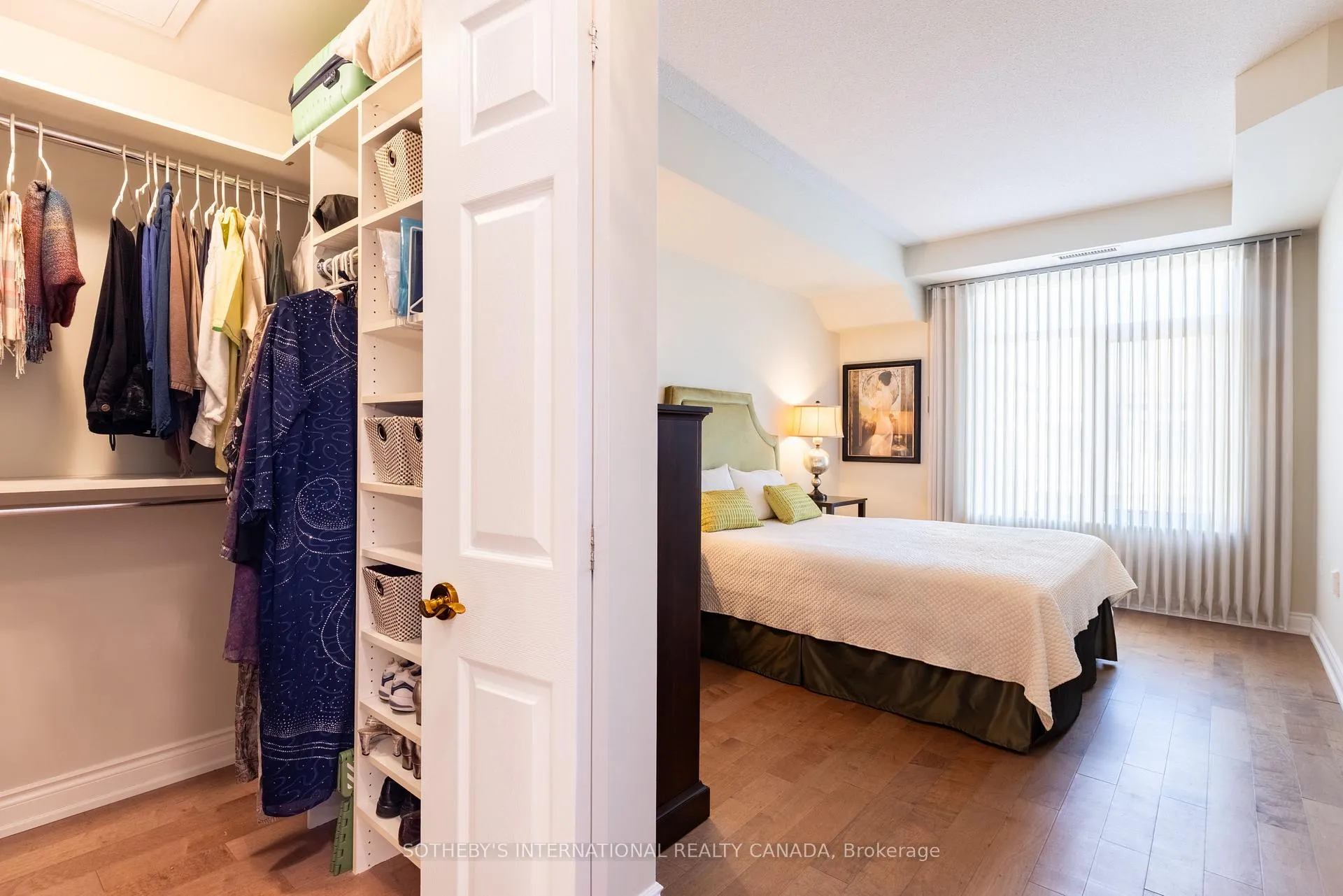Photo 18 of Unit PH08, 10 Old Mill Trail, Etobicoke, Kingsway South — HOMEH