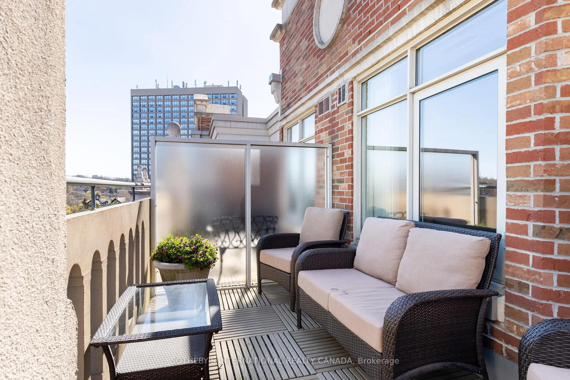 Photo 25 of Unit PH08, 10 Old Mill Trail, Etobicoke, Kingsway South — HOMEH