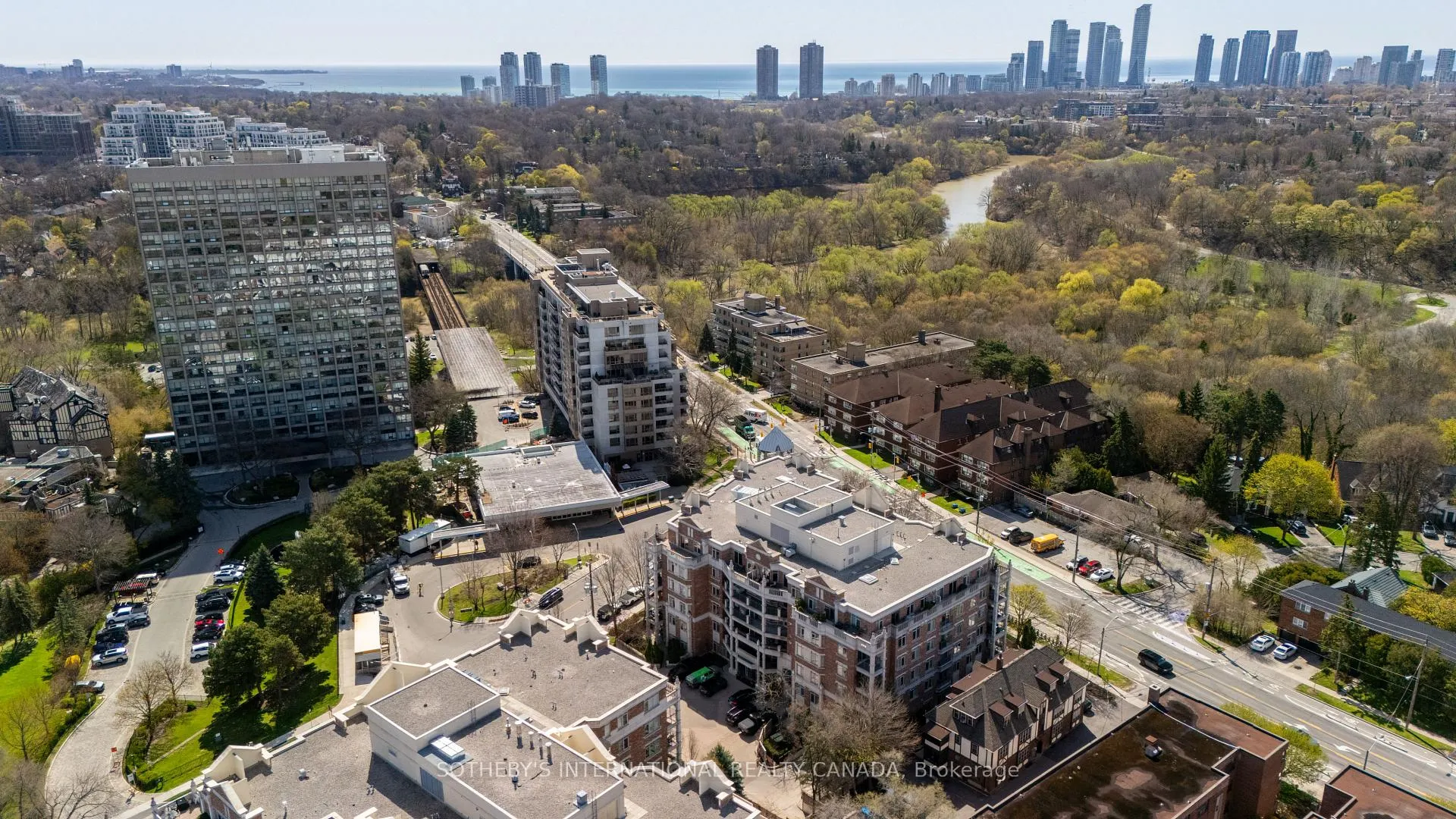 Photo 28 of Unit PH08, 10 Old Mill Trail, Etobicoke, Kingsway South — HOMEH