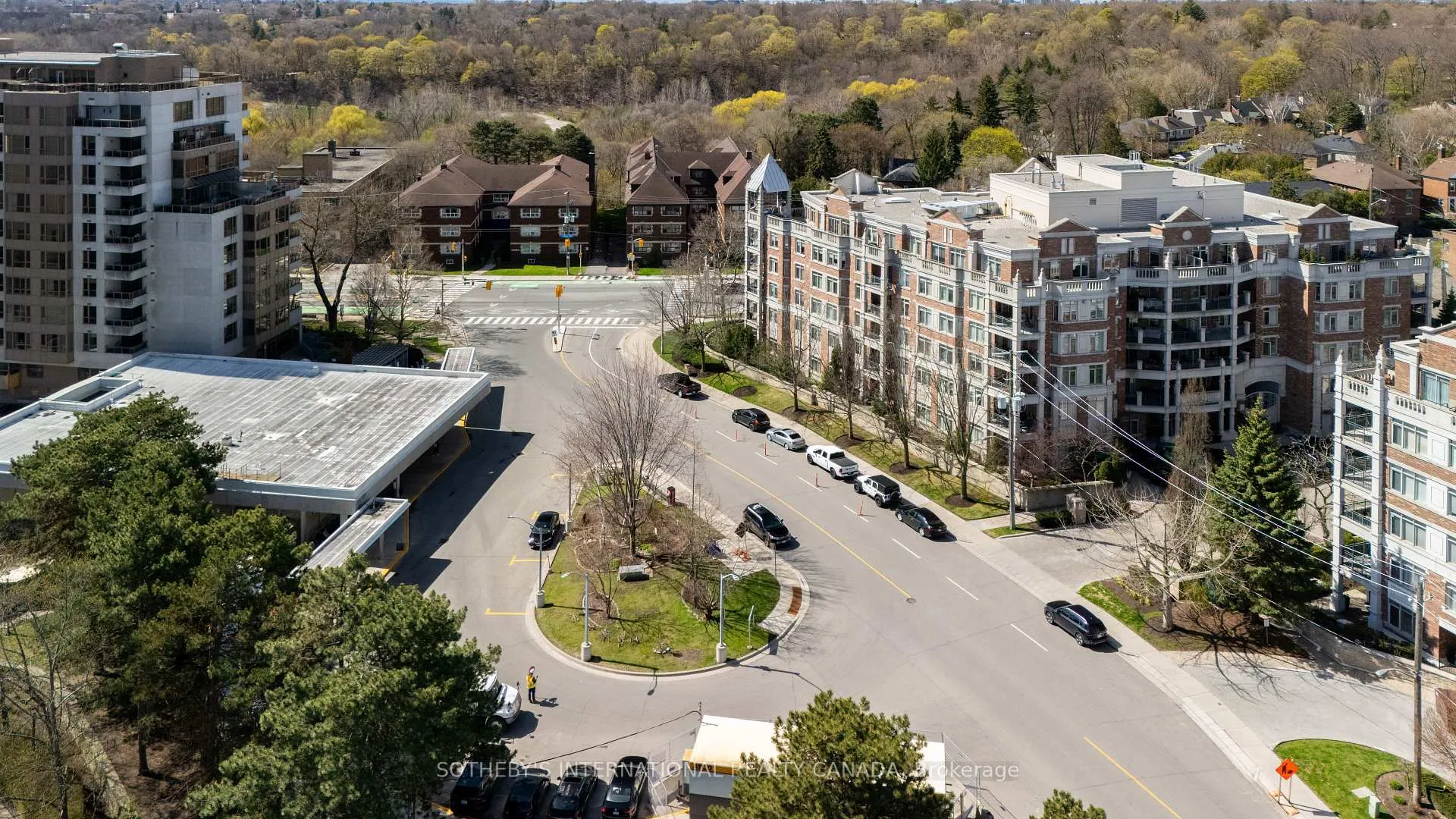 Photo 30 of Unit PH08, 10 Old Mill Trail, Etobicoke, Kingsway South — HOMEH
