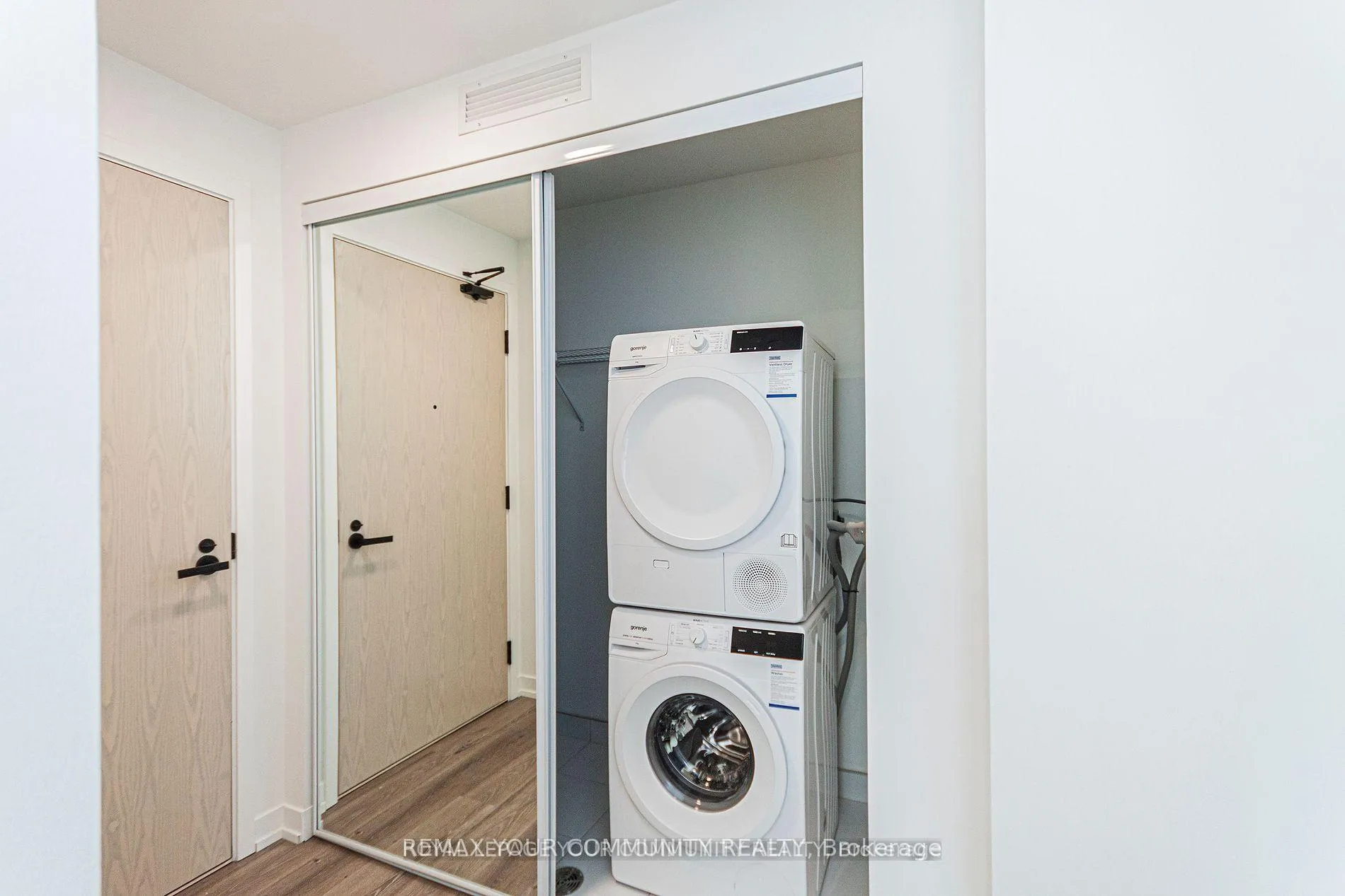 Photo 2 of Unit 706, 225 Commerce Street, Vaughan, Vaughan Corporate Centre — HOMEH