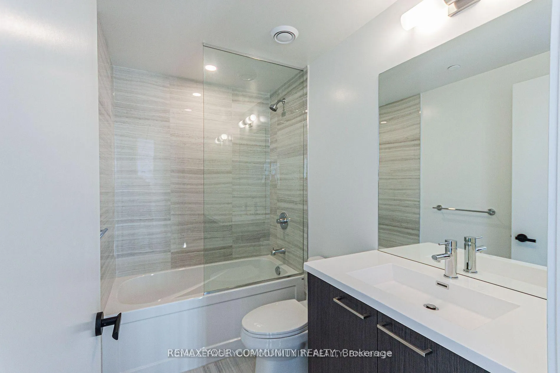 Photo 10 of Unit 706, 225 Commerce Street, Vaughan, Vaughan Corporate Centre — HOMEH