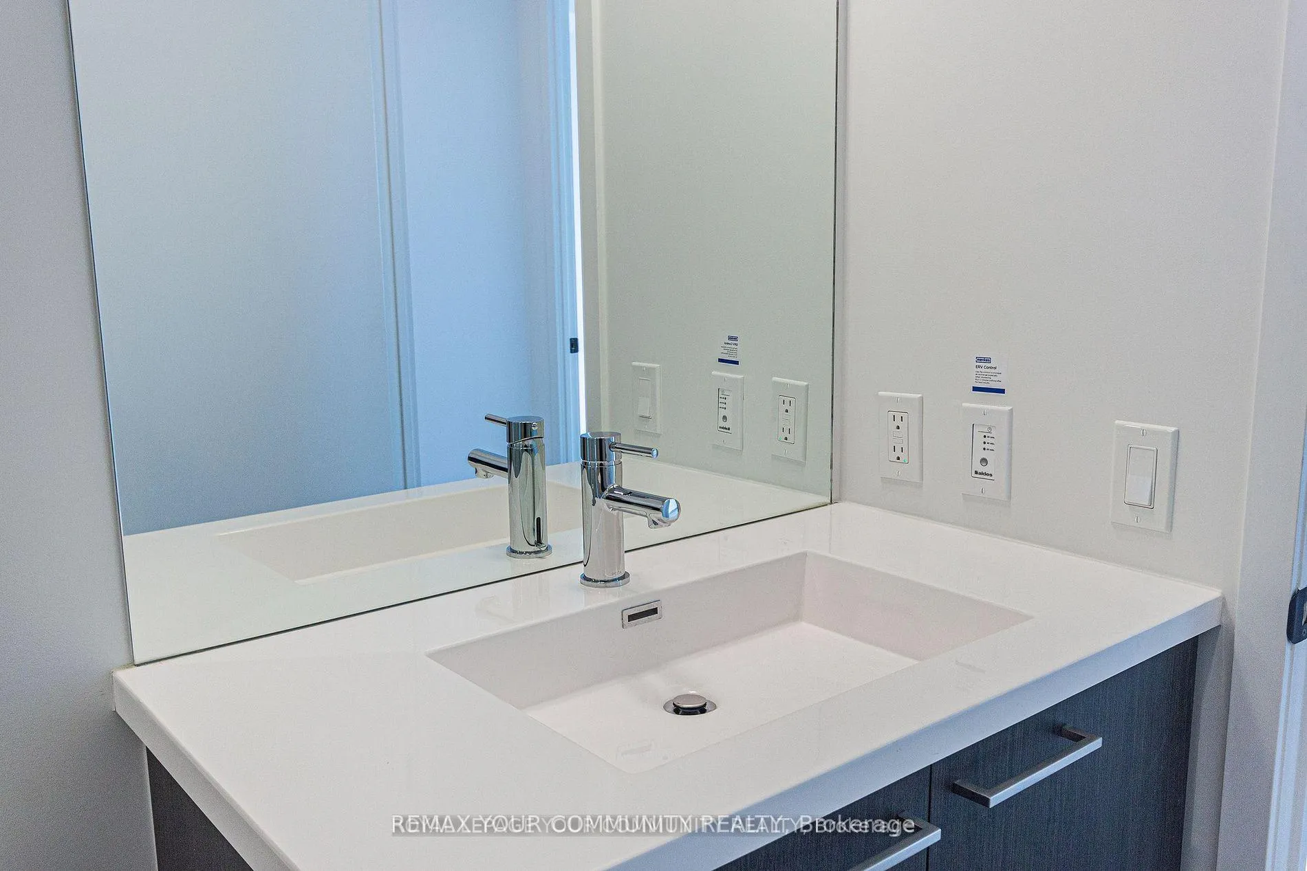 Photo 11 of Unit 706, 225 Commerce Street, Vaughan, Vaughan Corporate Centre — HOMEH
