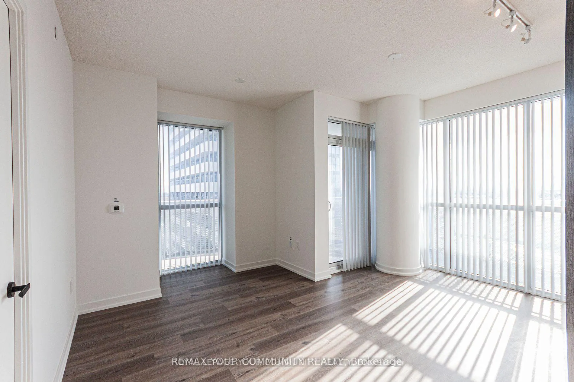 Photo 12 of Unit 706, 225 Commerce Street, Vaughan, Vaughan Corporate Centre — HOMEH