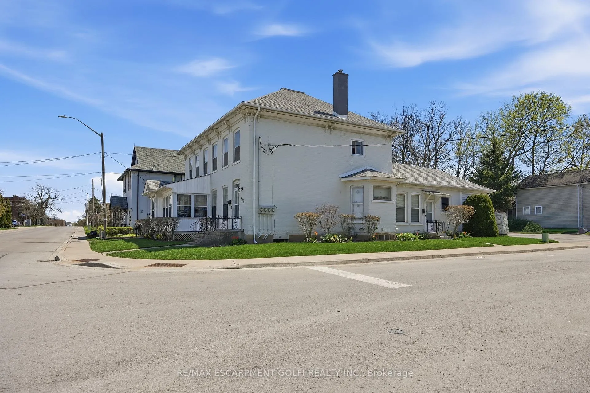 Photo 2 of 4640 Morrison Street, Niagara Falls, Downtown — HOMEH