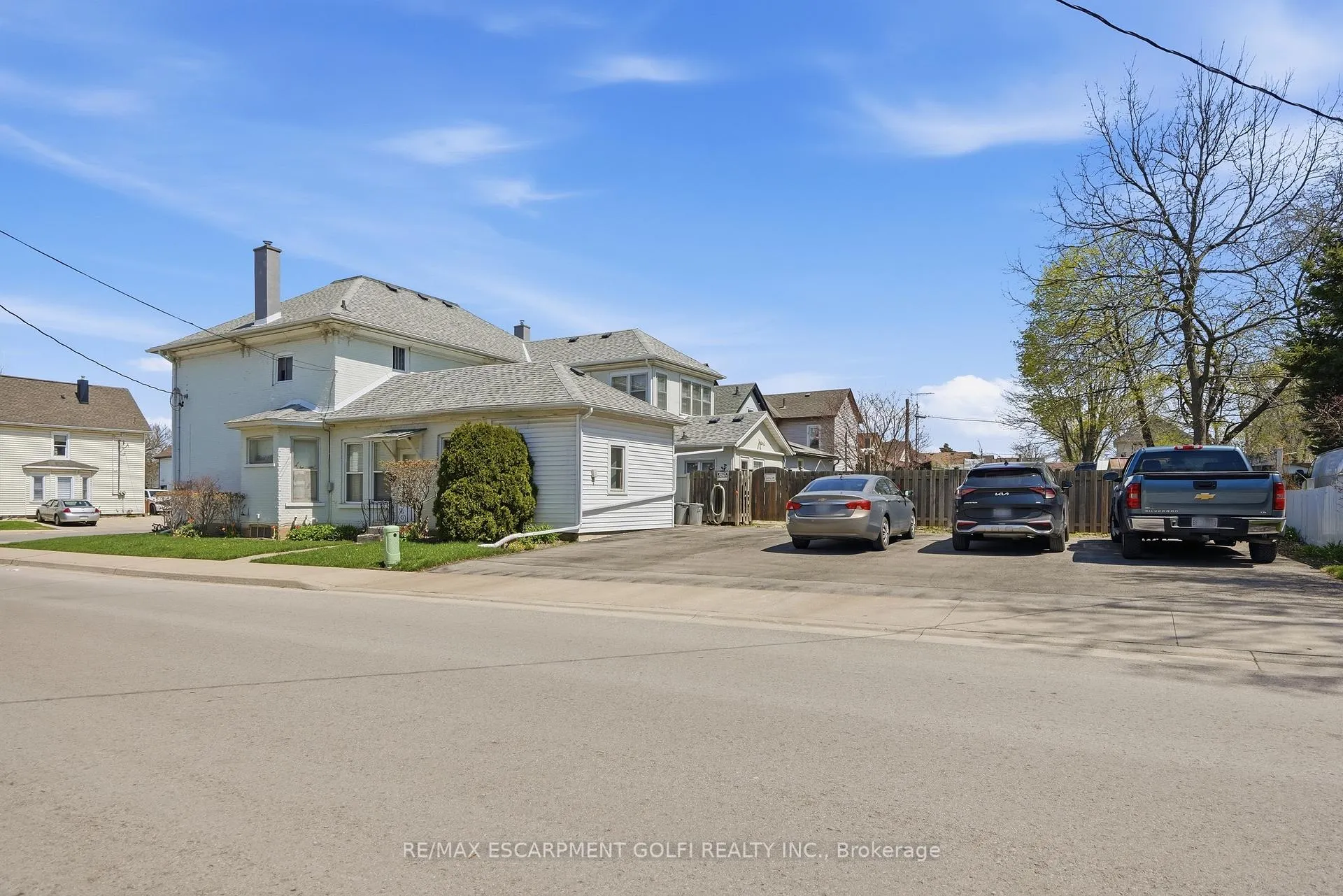 Photo 4 of 4640 Morrison Street, Niagara Falls, Downtown — HOMEH
