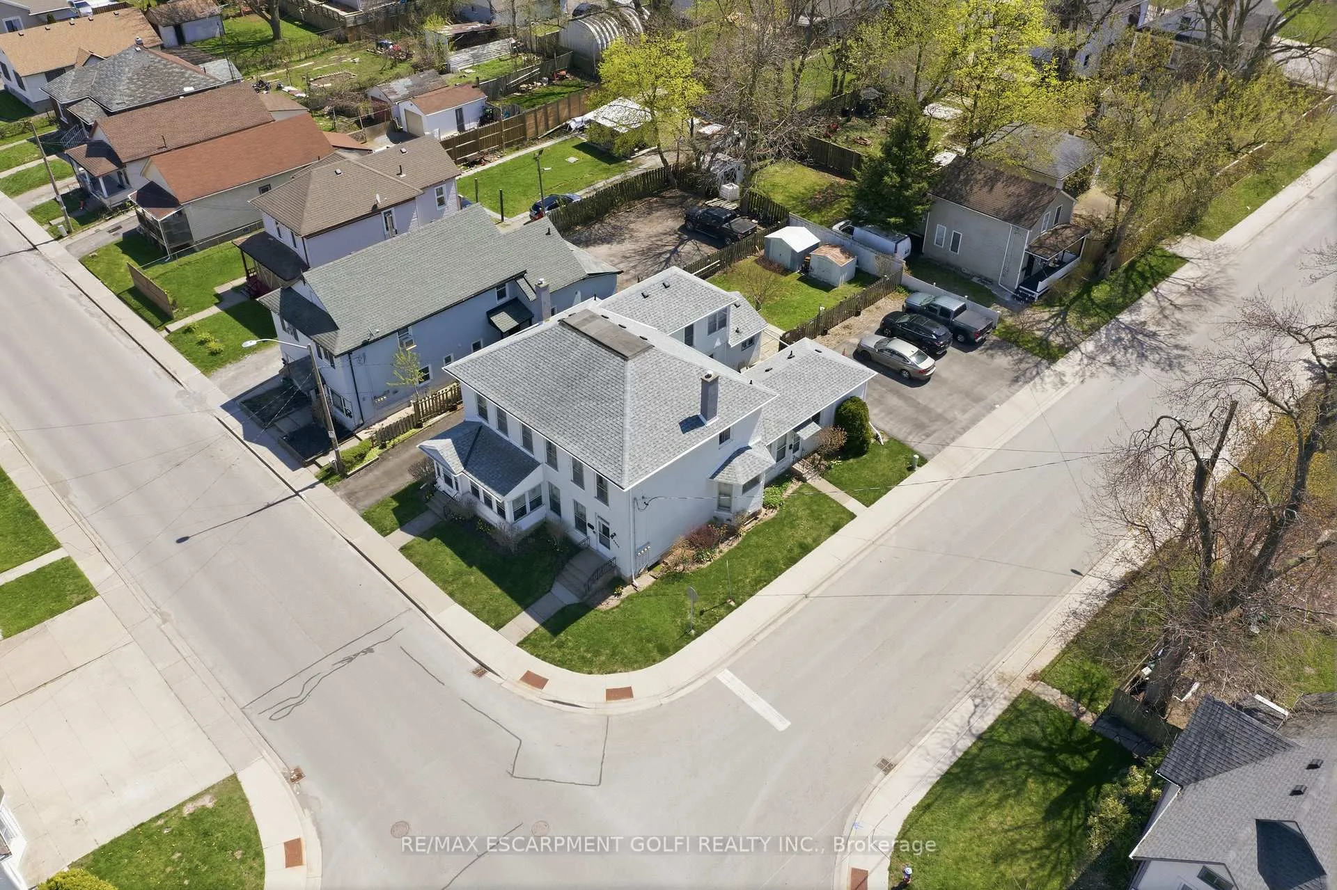 Photo 6 of 4640 Morrison Street, Niagara Falls, Downtown — HOMEH