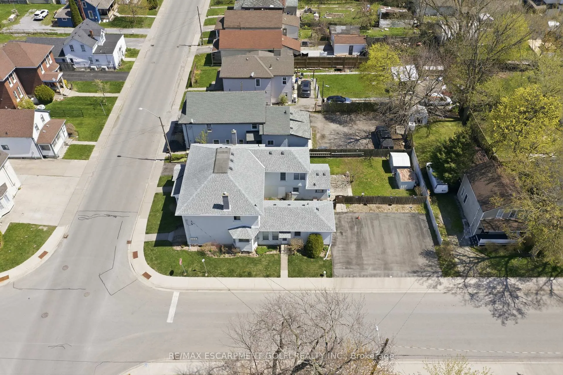 Photo 7 of 4640 Morrison Street, Niagara Falls, Downtown — HOMEH