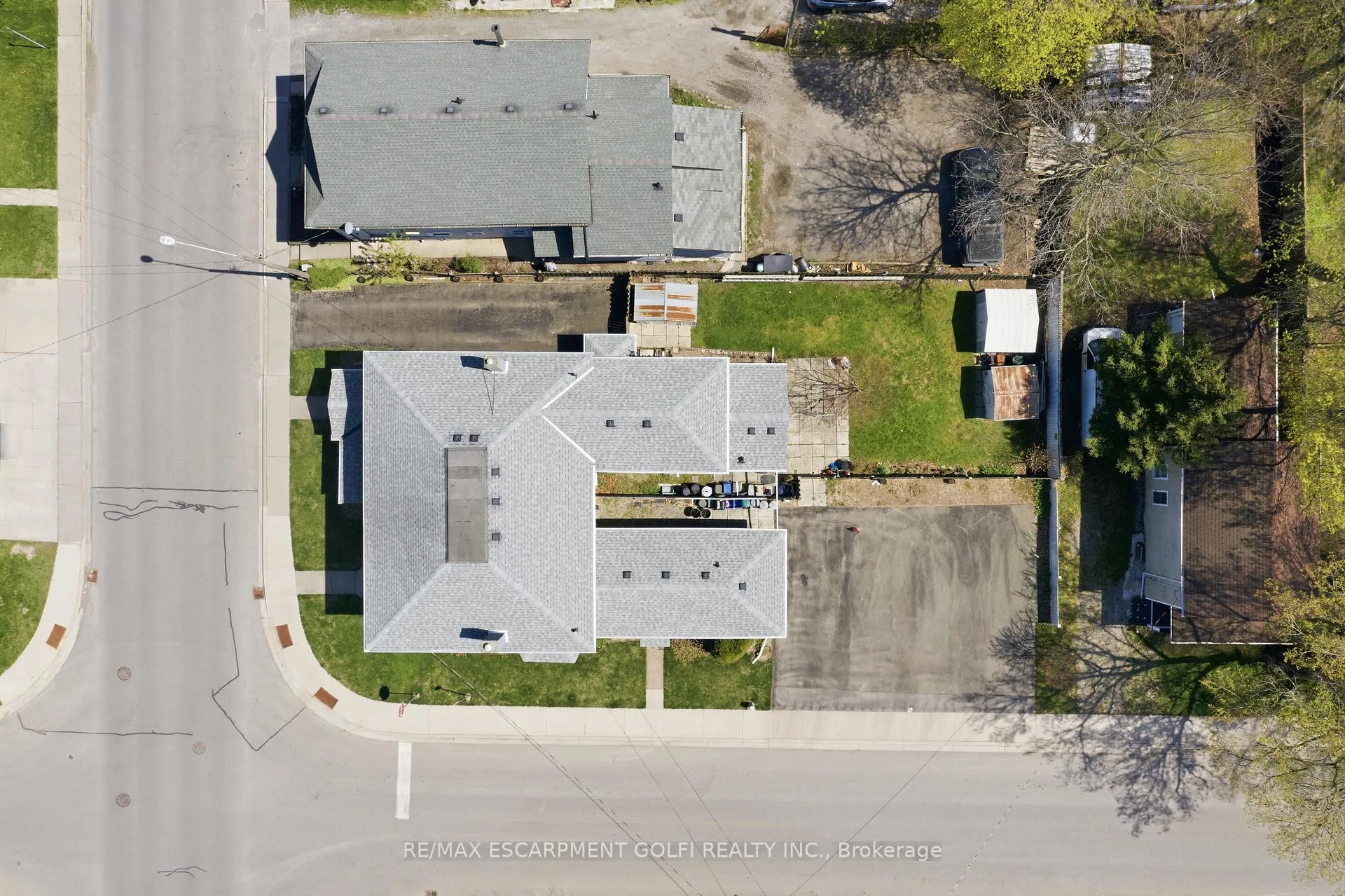 Photo 8 of 4640 Morrison Street, Niagara Falls, Downtown — HOMEH