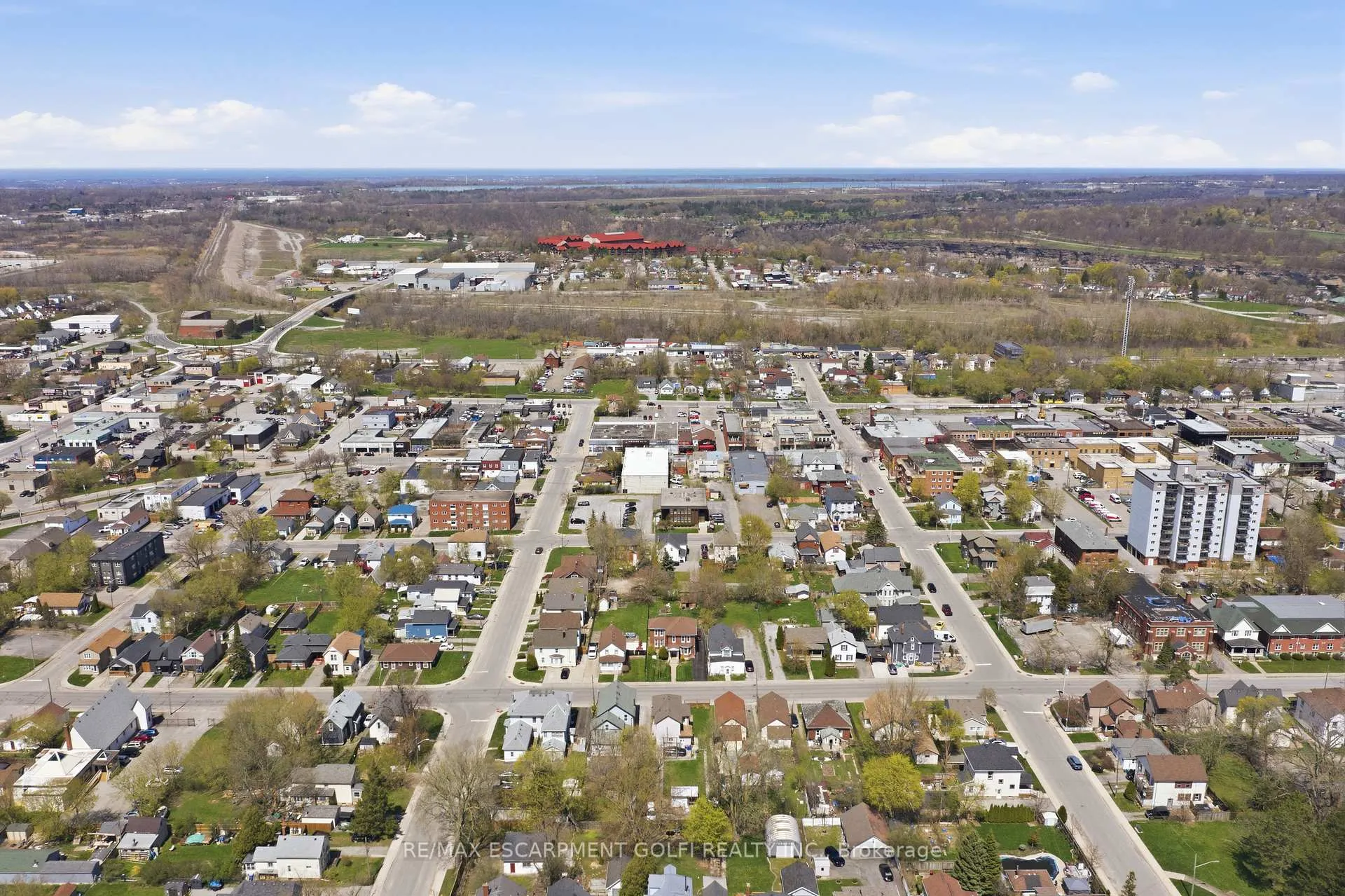 Photo 11 of 4640 Morrison Street, Niagara Falls, Downtown — HOMEH