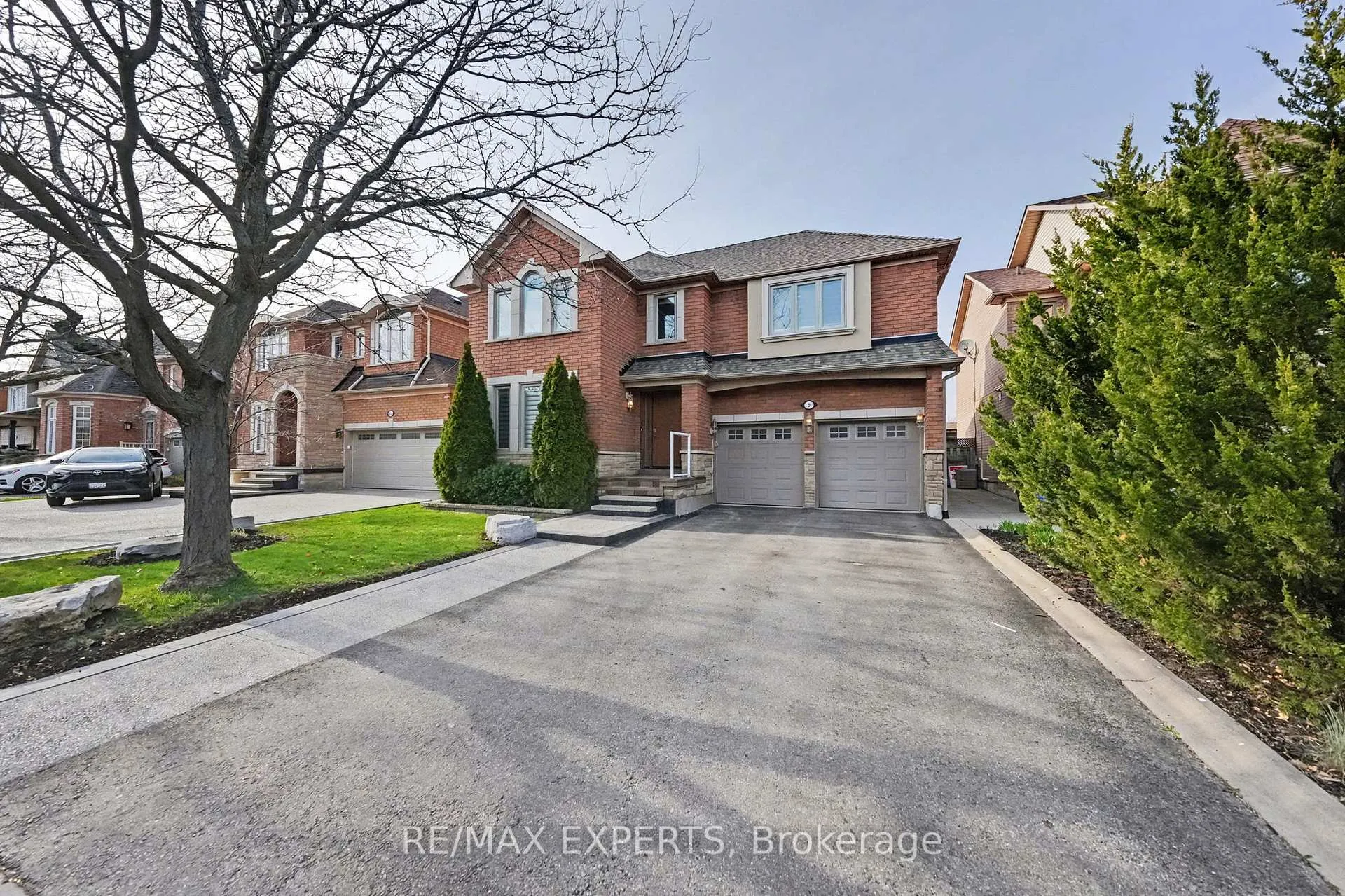 Photo 3 of 8 Ferdinand Avenue, Vaughan, Vellore Village — HOMEH