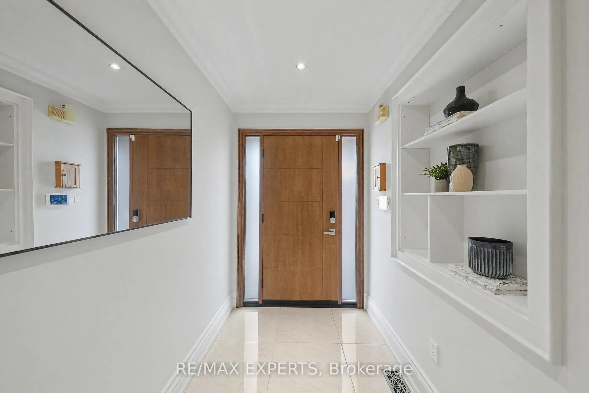Photo 6 of 8 Ferdinand Avenue, Vaughan, Vellore Village — HOMEH